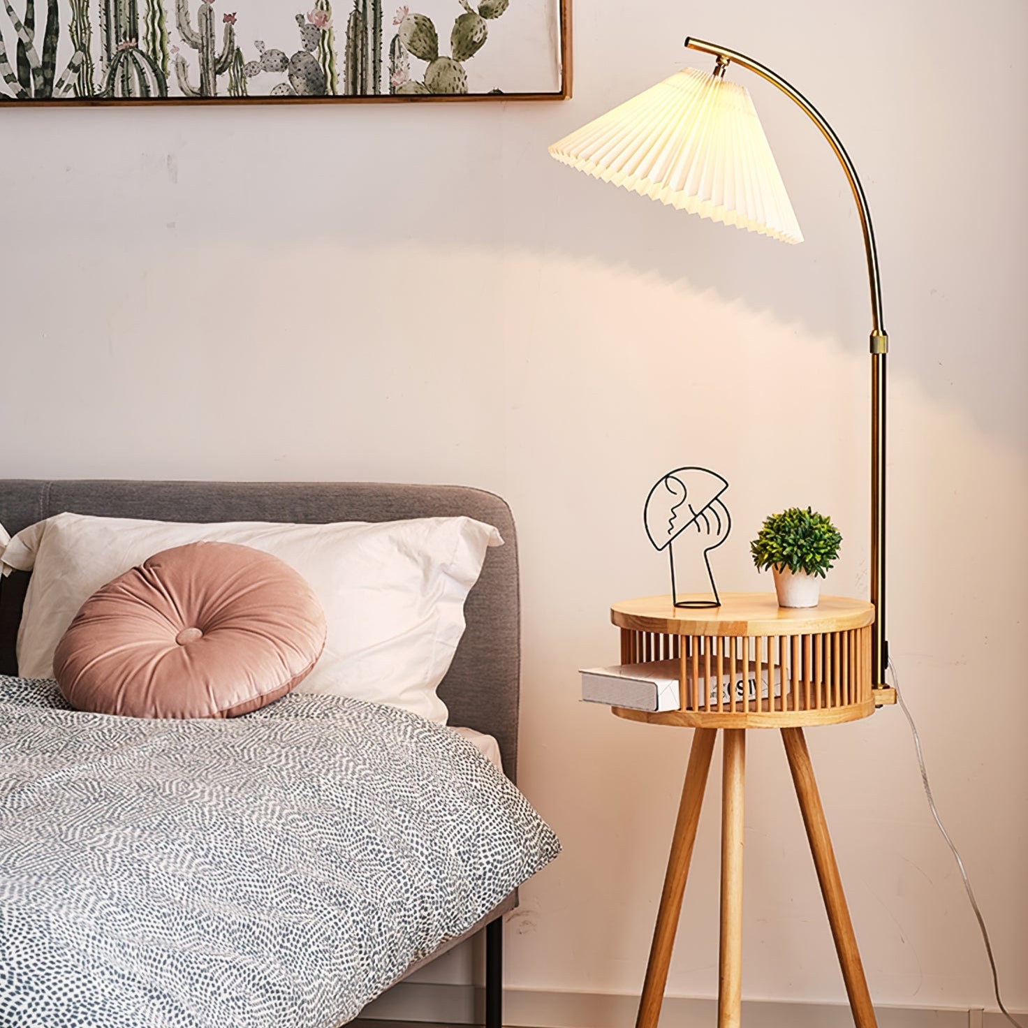 Drift Tripod Floor Light
