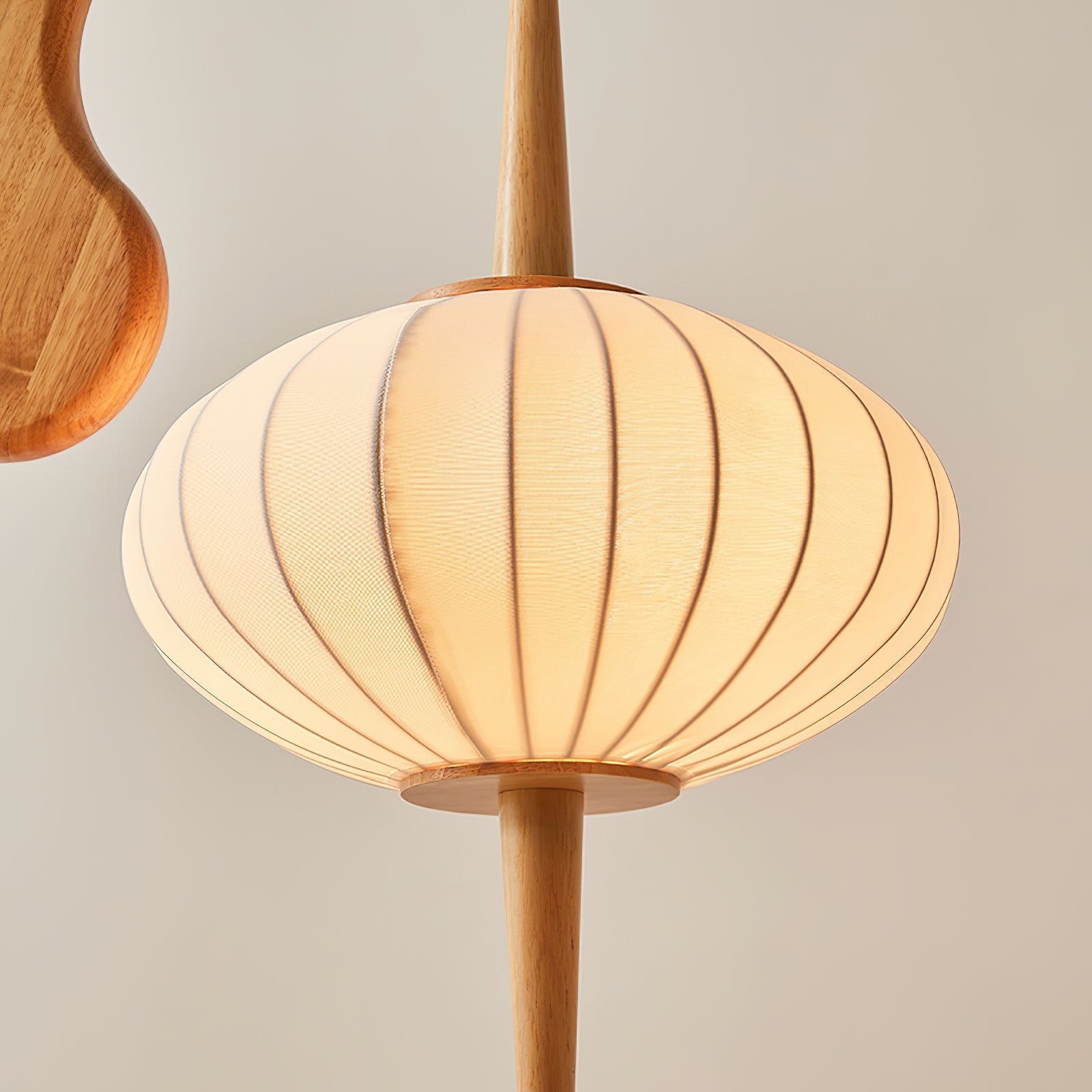 Retro Mante Religieuse Floor Lamp