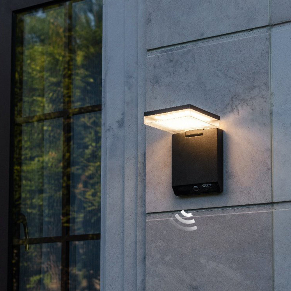 Orr Moderno Ángulo Recto LED Aplique de Exterior Negro Pasillo Acrílico Sensor Solar