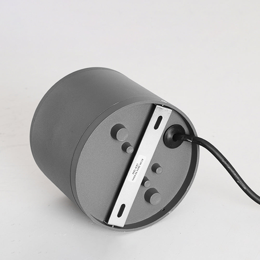 Orr Moderna Cilíndrica LED Metal Lámpara De Techo Exterior