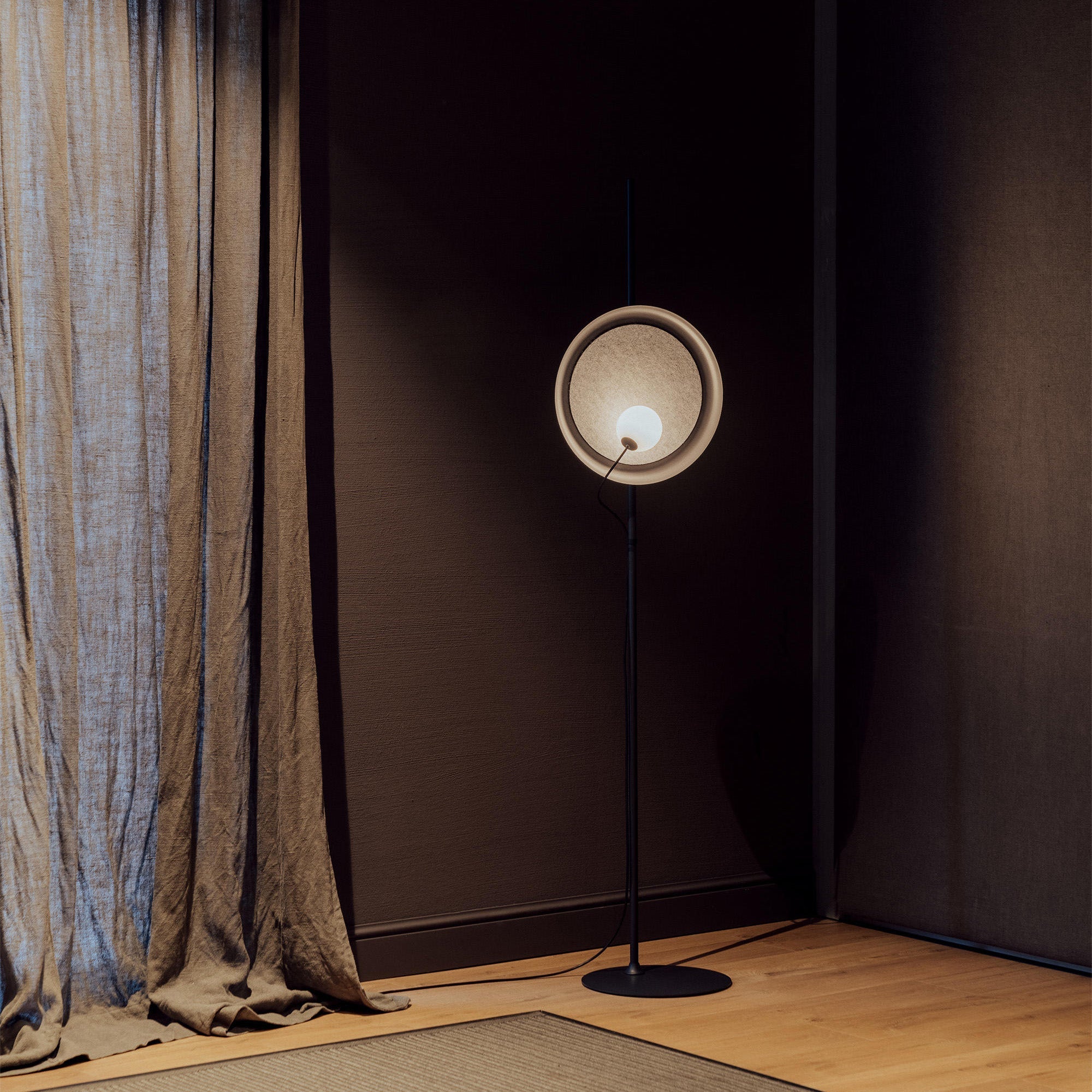 Halo Eclipse Circle Floor Lamp