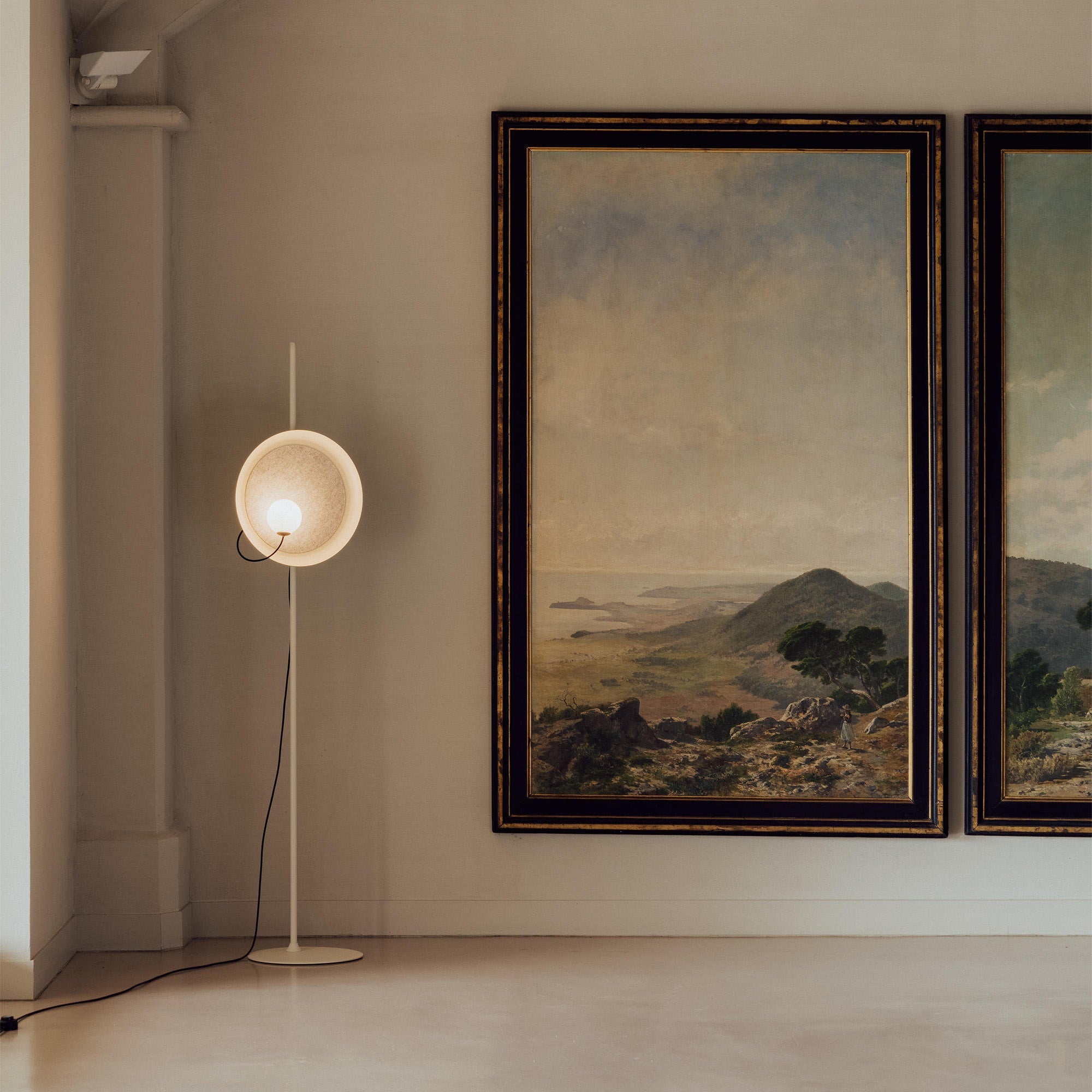 Halo Eclipse Circle Floor Lamp