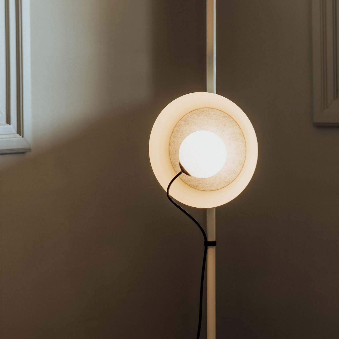 Halo Eclipse Circle Floor Lamp