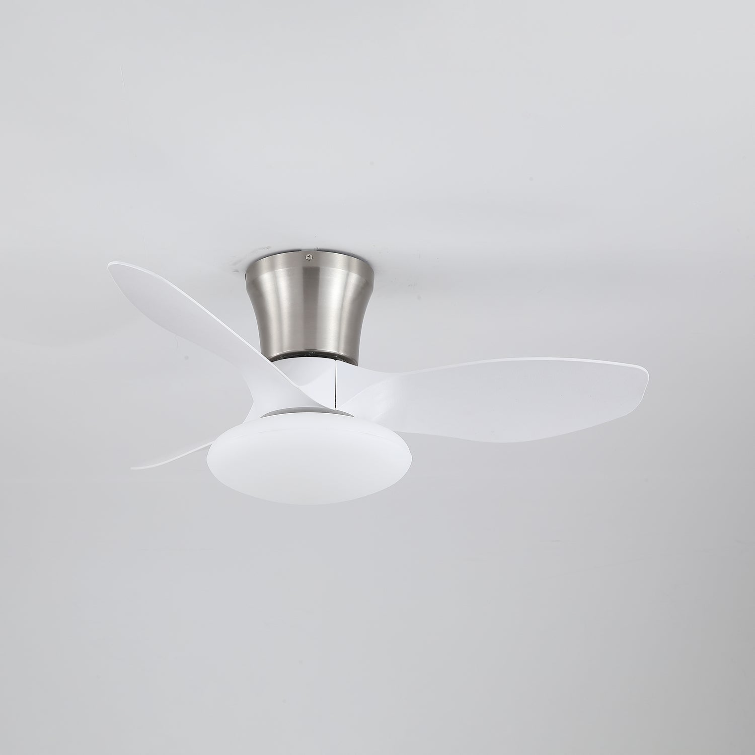 Ventilador de Techo Moderno de Madera Velora con Luz, mostrando conexión directa