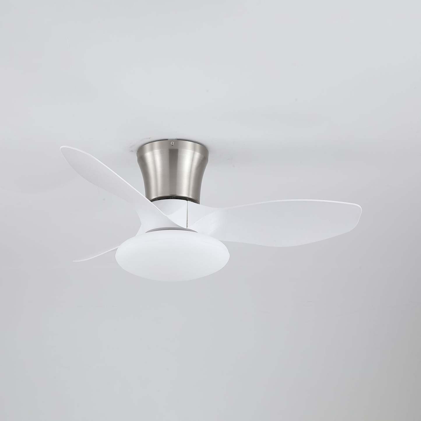 Ventilador de Techo Moderno de Madera Velora con Luz, mostrando conexión directa