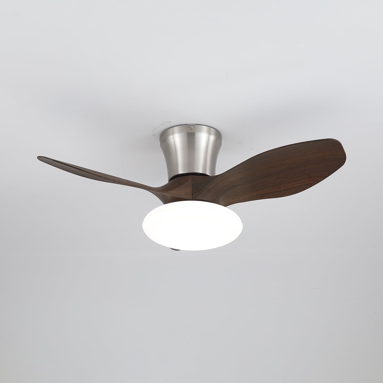 Ventilador de Techo Moderno de Madera Velora con Luz, en acabado blanco