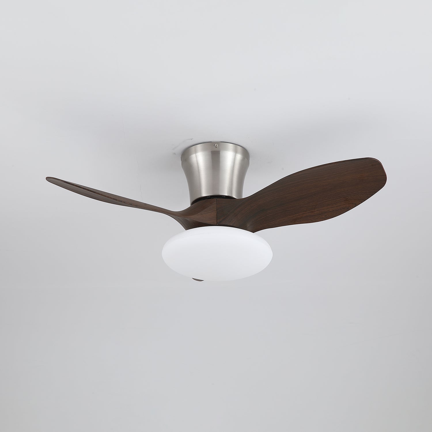 Ventilador de Techo Moderno de Madera Velora con Luz, en acabado color madera