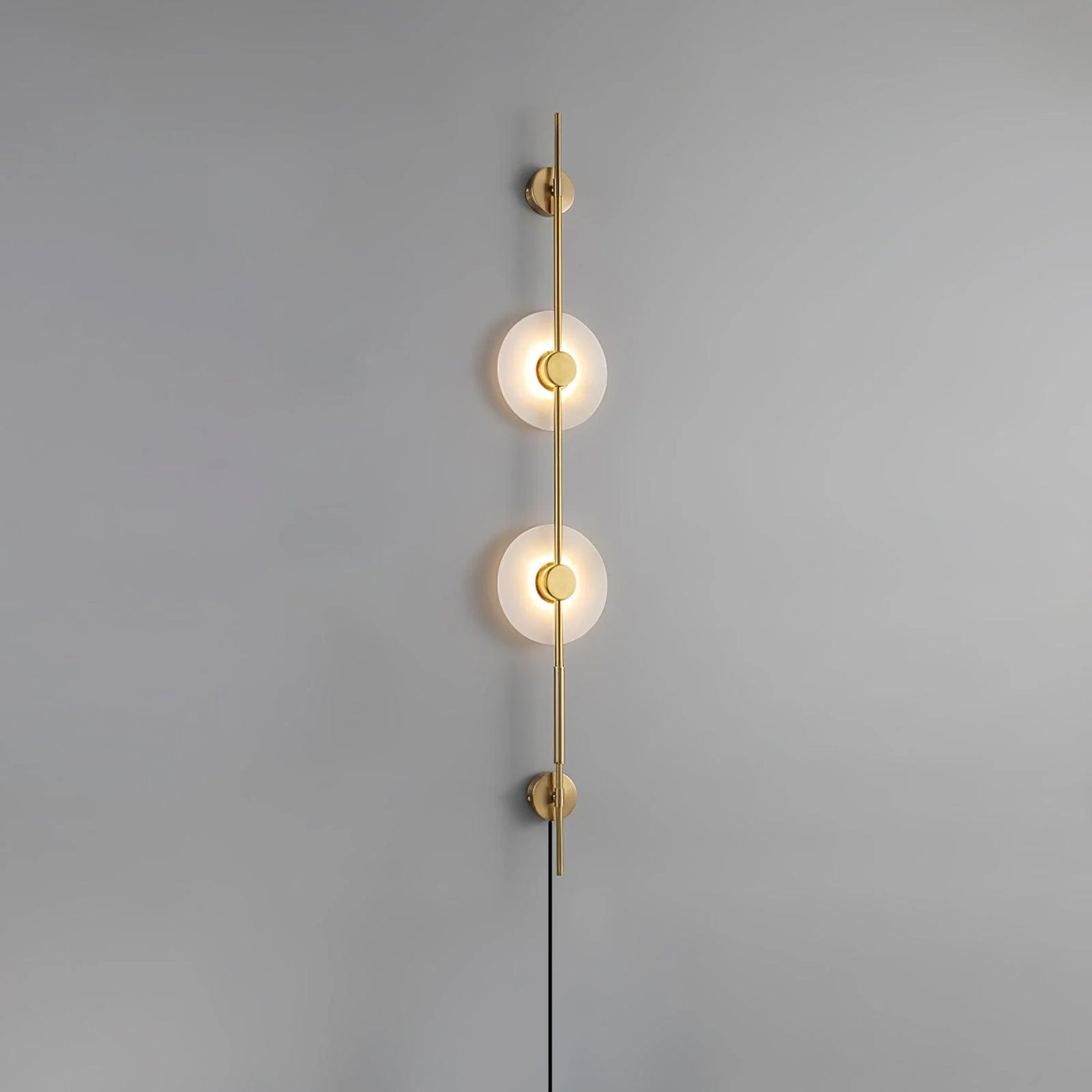 Alabaster Vertical Plug-in Aplique