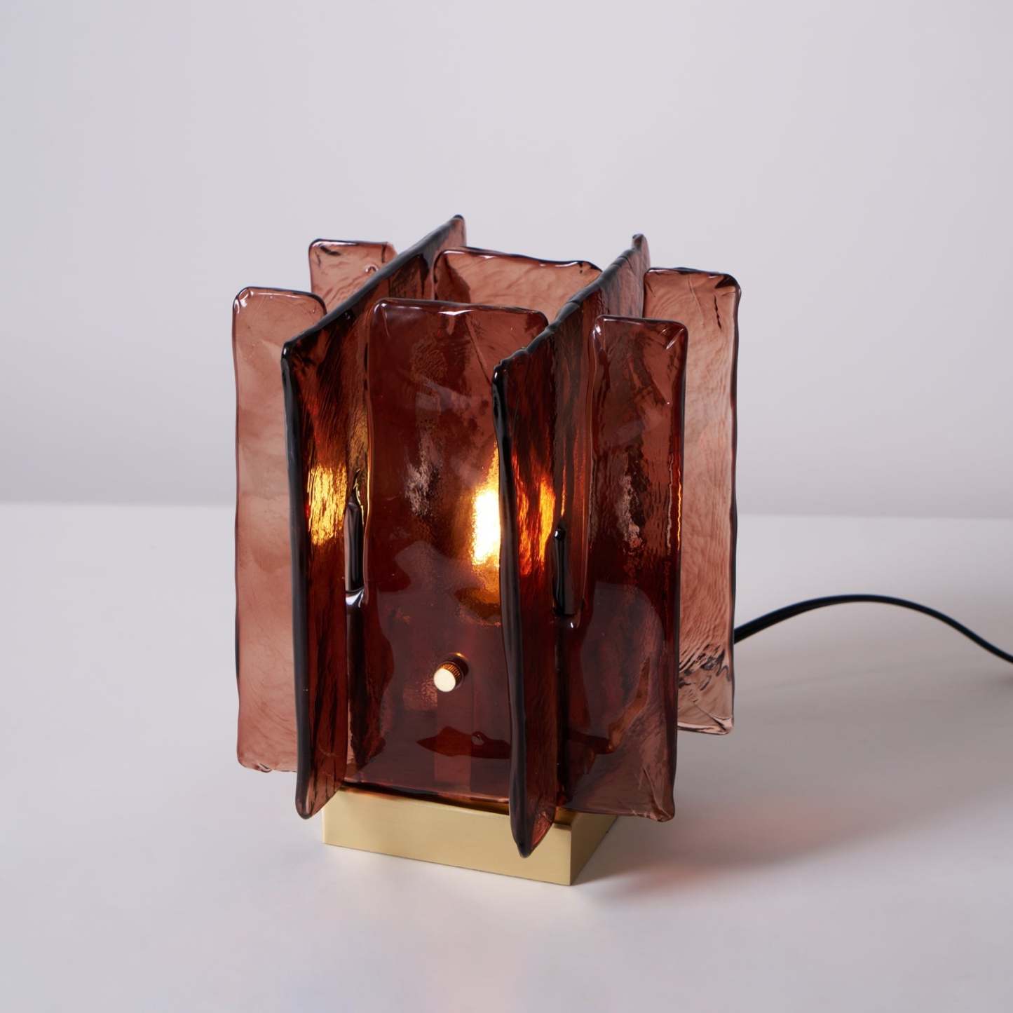 Ámbar Vidrio Lámpara De Mesa Brillo Cálido Para Espacios De Vida | Artelux Atelier
