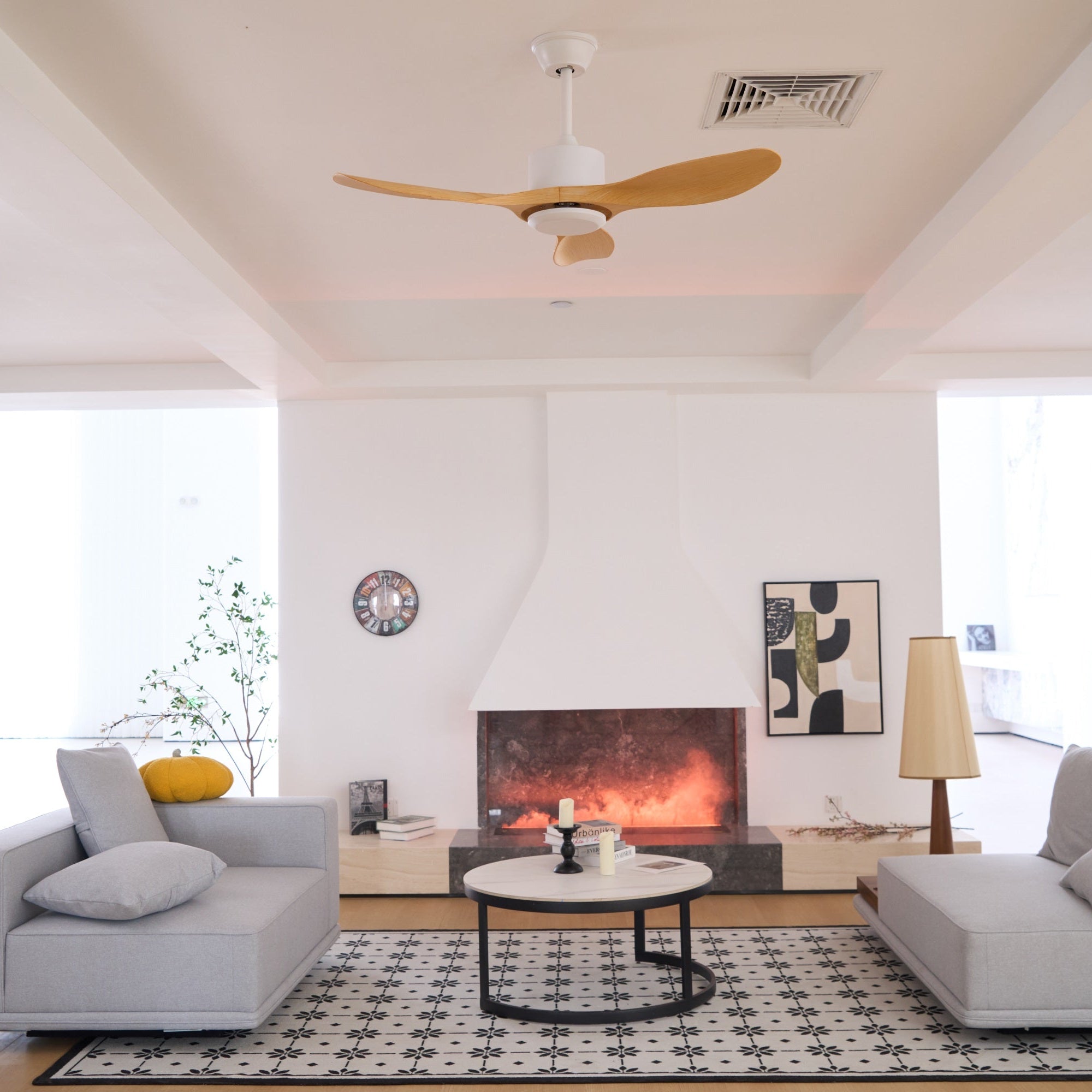 Primer plano de las aspas del Ventilador de Techo Minimalista Meren de Madera