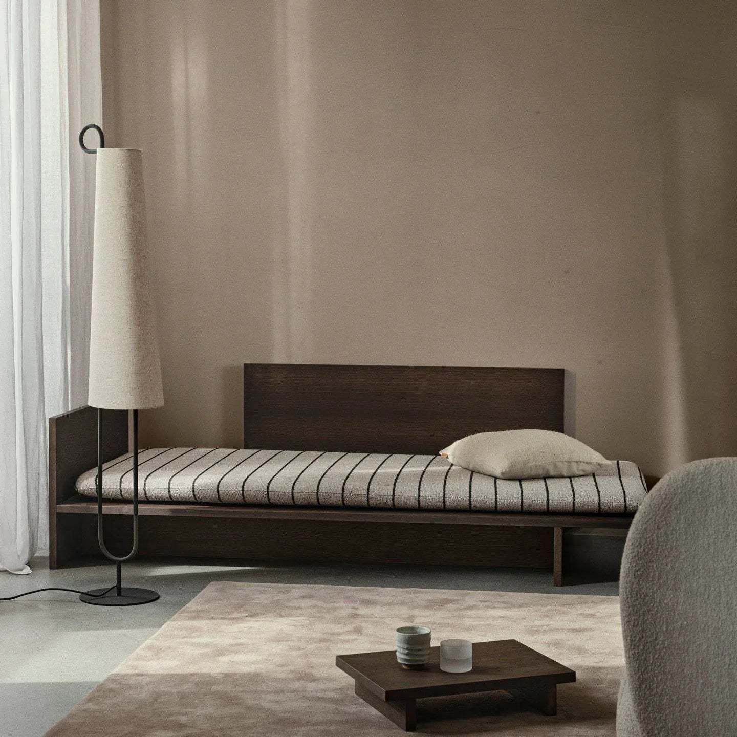 Hakka Minimalist Fabric Cone Floor Lamp