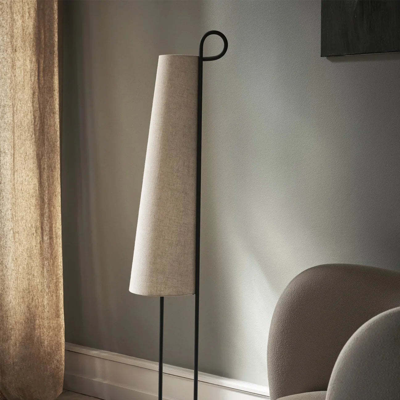 Hakka Minimalist Fabric Cone Floor Lamp
