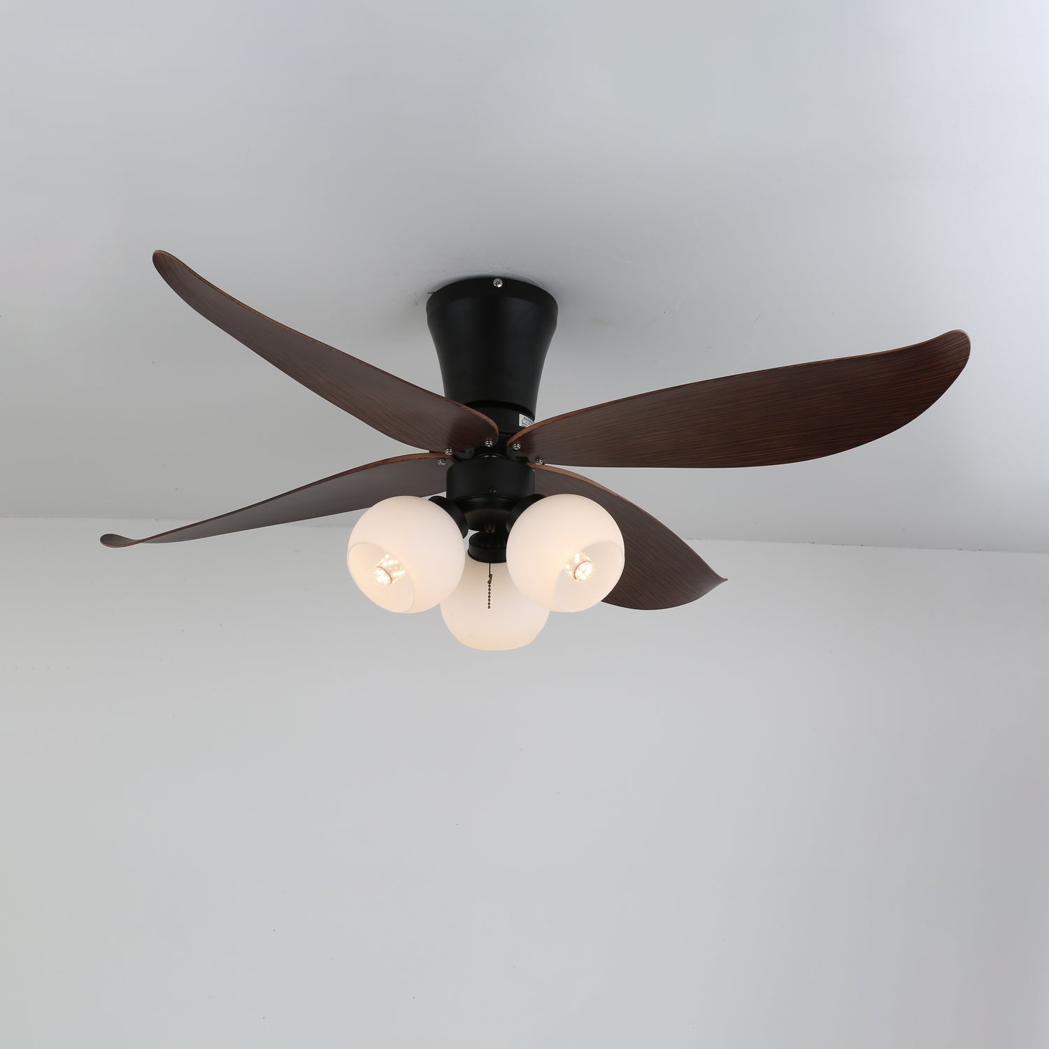 Ventilador de Techo con Luz Lunair Vintage mostrando la opción de cristal ámbar