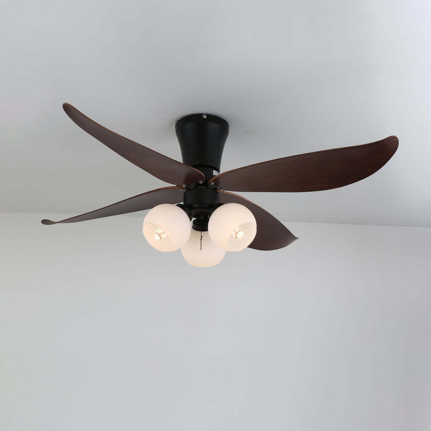 Ventilador de Techo con Luz Lunair Vintage mostrando la opción de cristal ámbar