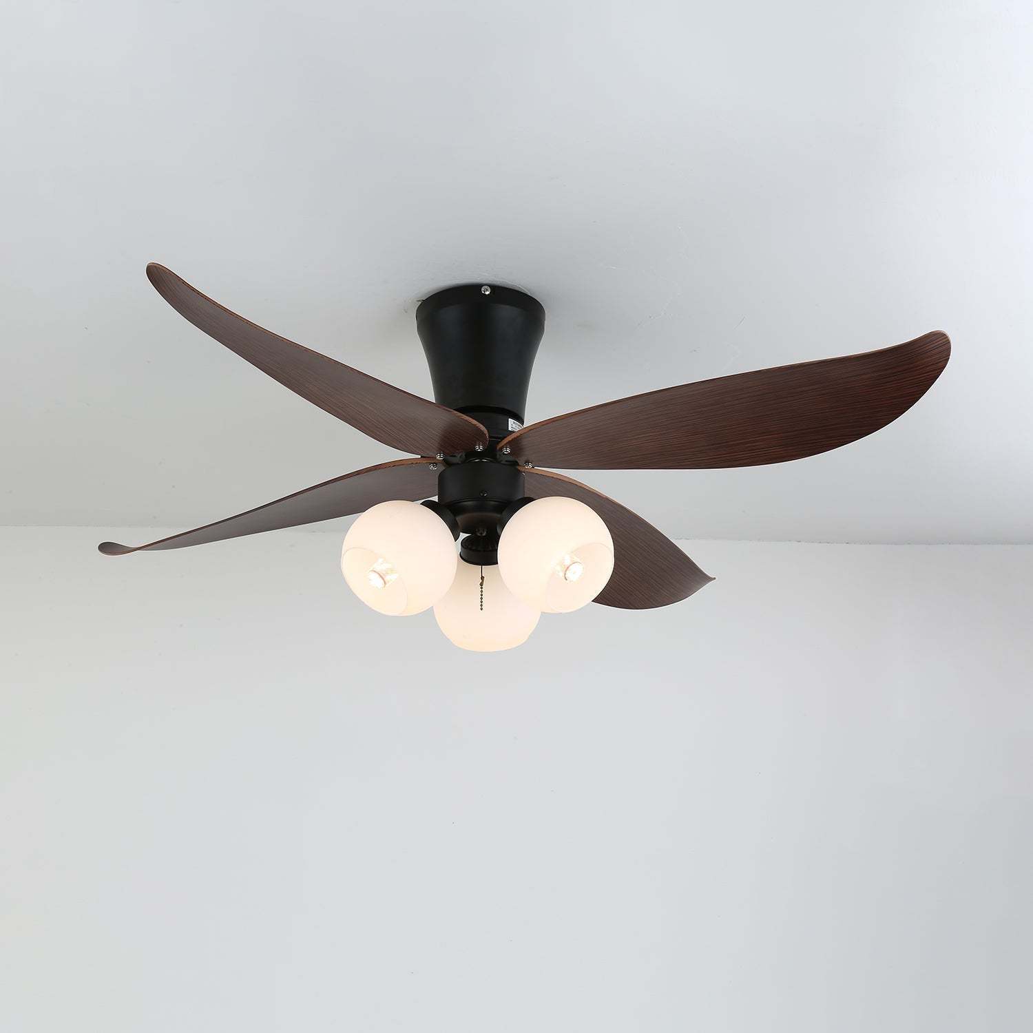 Ventilador de Techo con Luz Lunair Vintage con la luz encendida