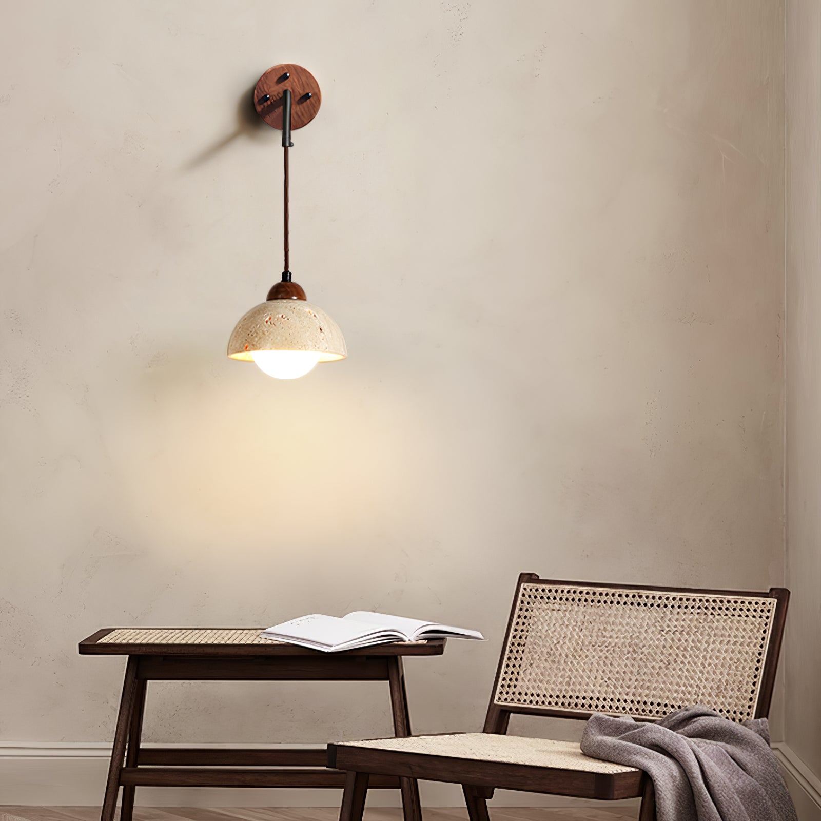 Arched Travertine Aplique