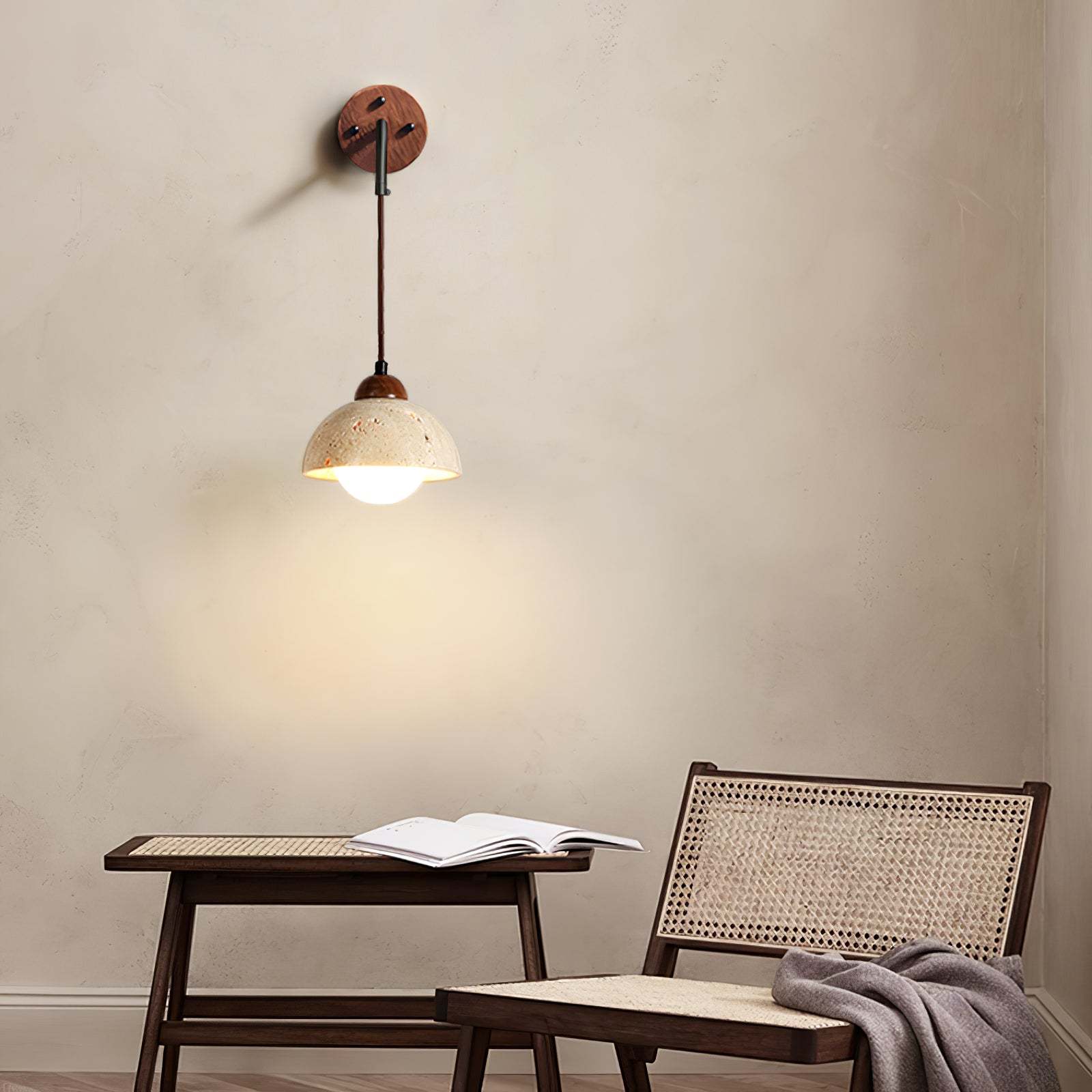 Arched Travertine Aplique