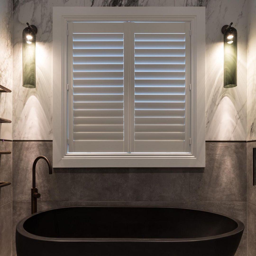 Verona Art Glass Plug-In Wall Light