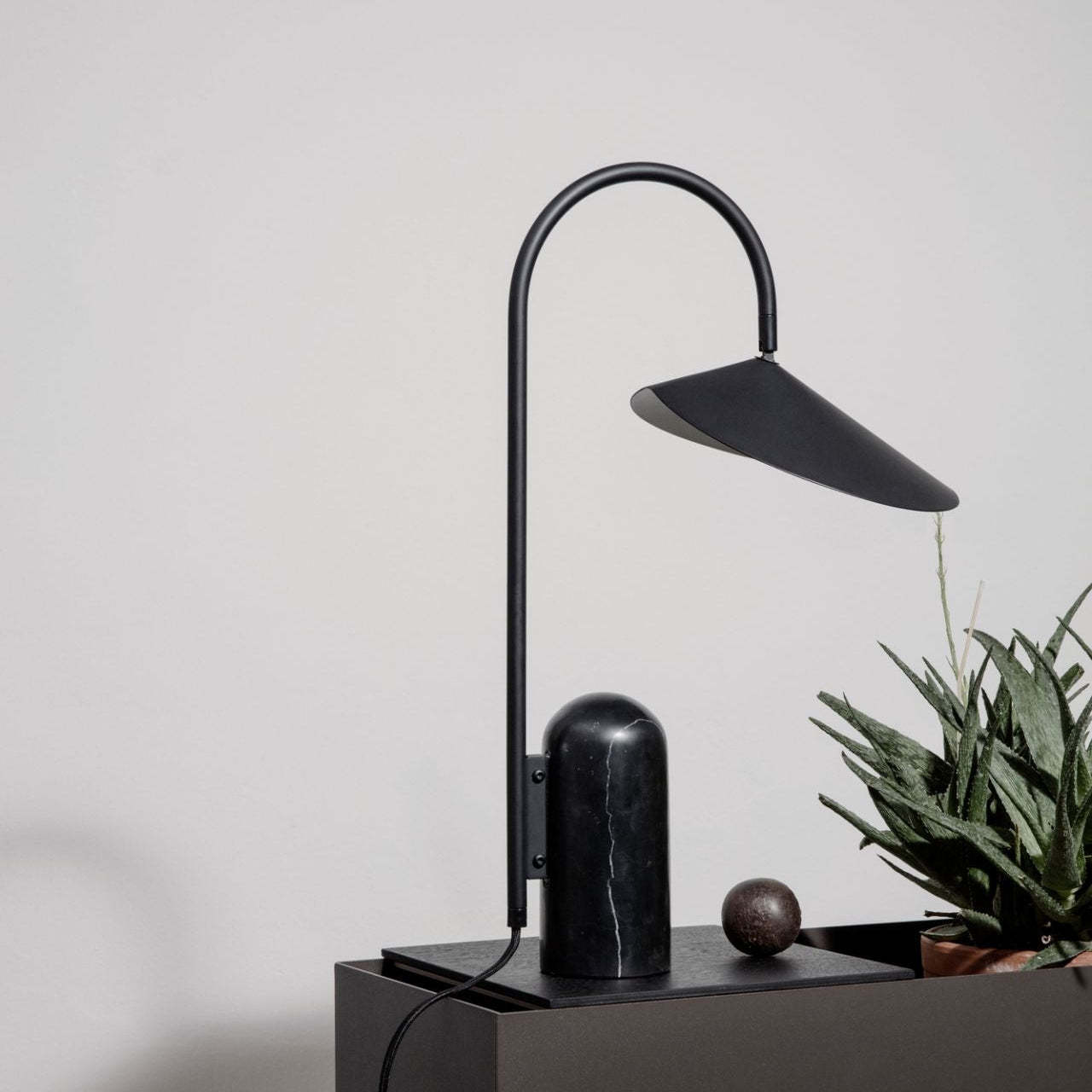 Dune Marble Cone Table Lamp