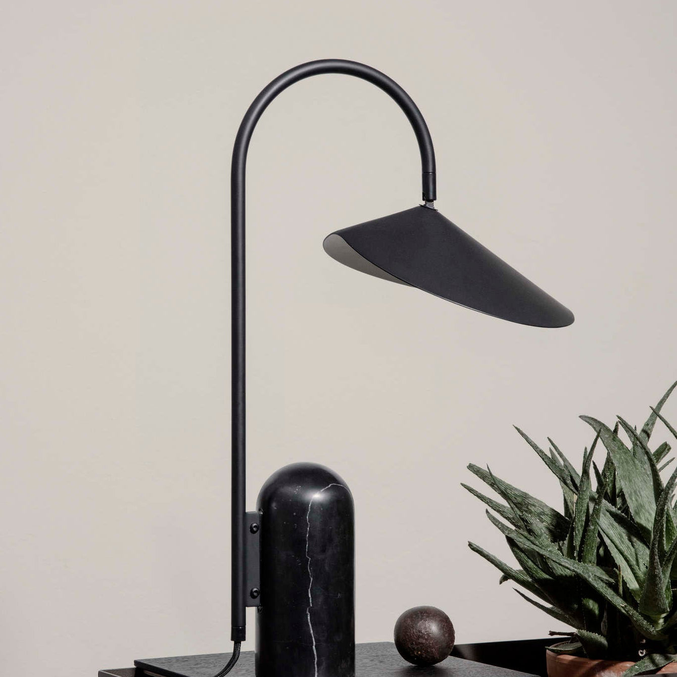 Dune Marble Cone Table Lamp