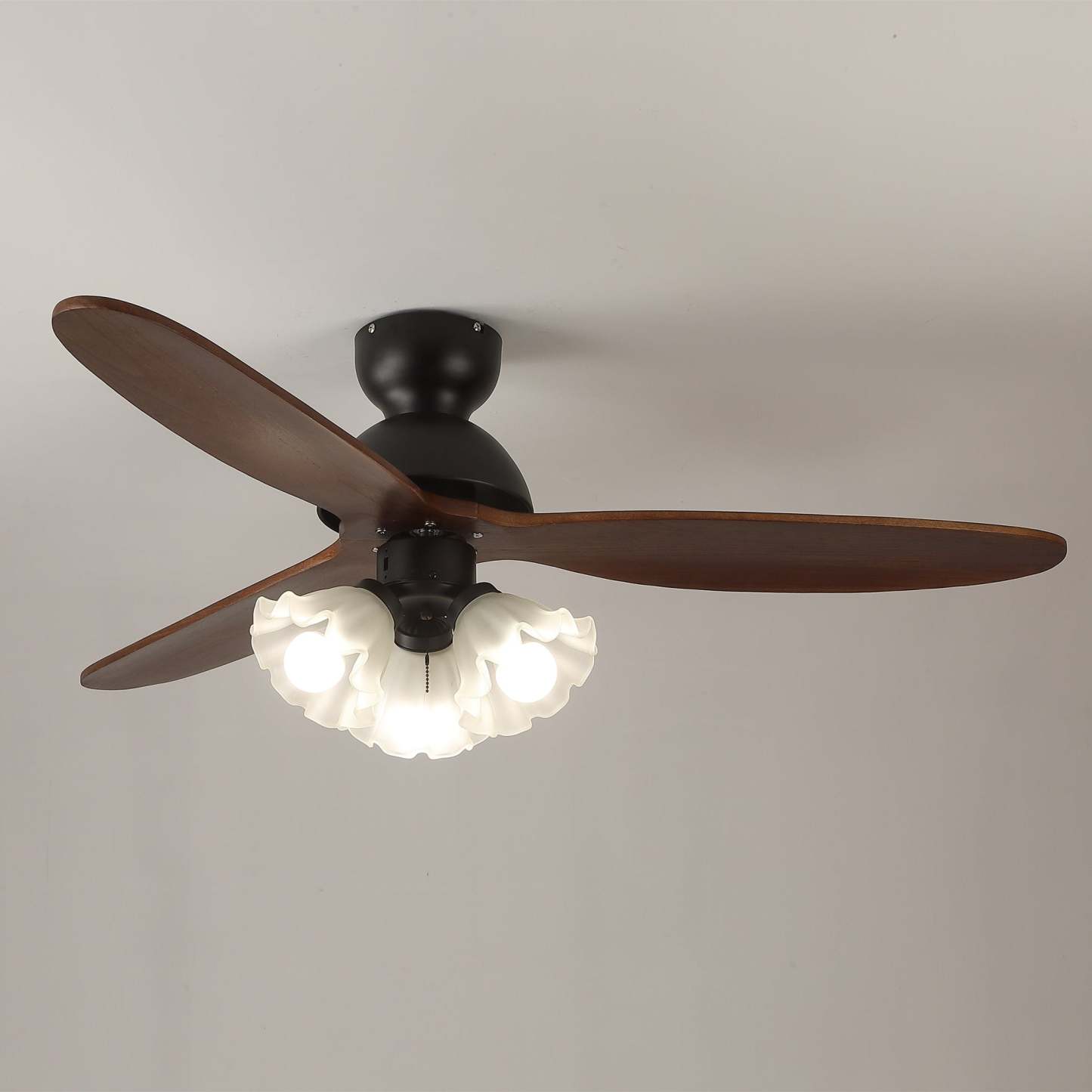 Componentes de embalaje o instalación para el ventilador con luz Novrik Air.