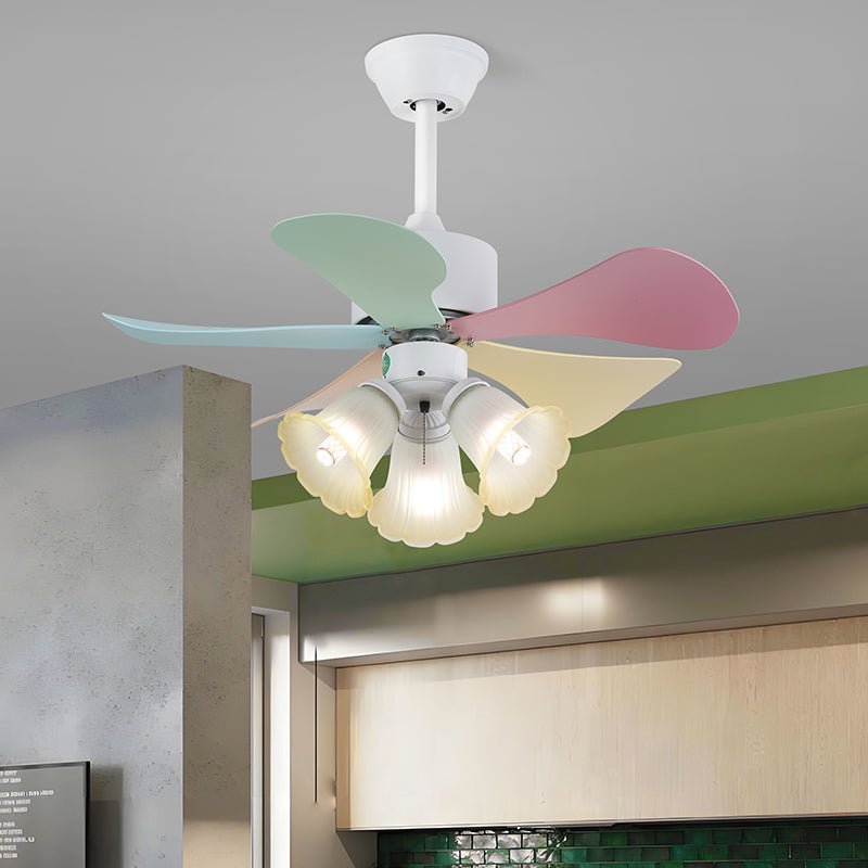 Ventilador de Techo Liora de Cristal Colorido, mostrando el ventilador de 6 velocidades