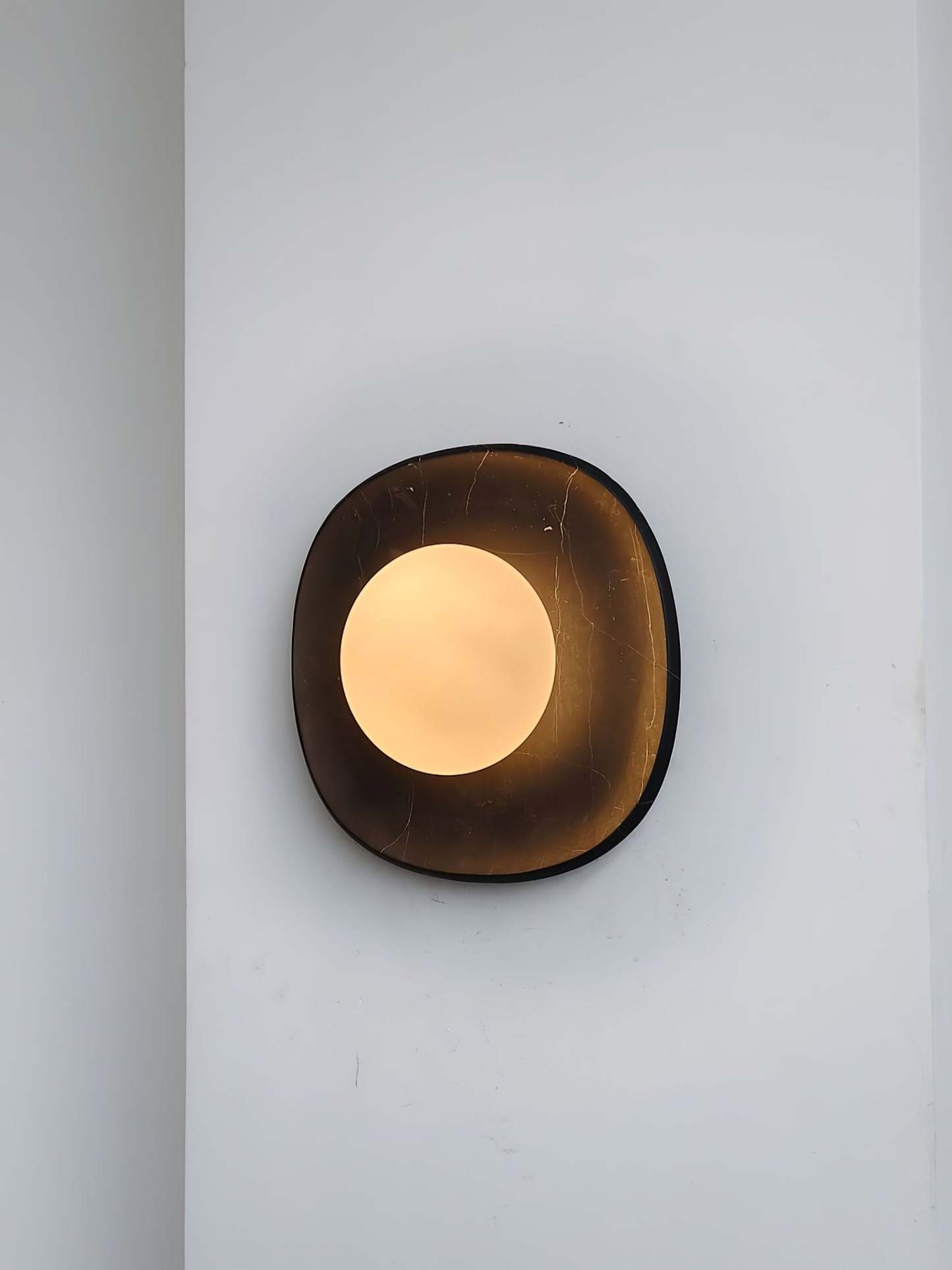Carrara Cusp Sconce Aplique