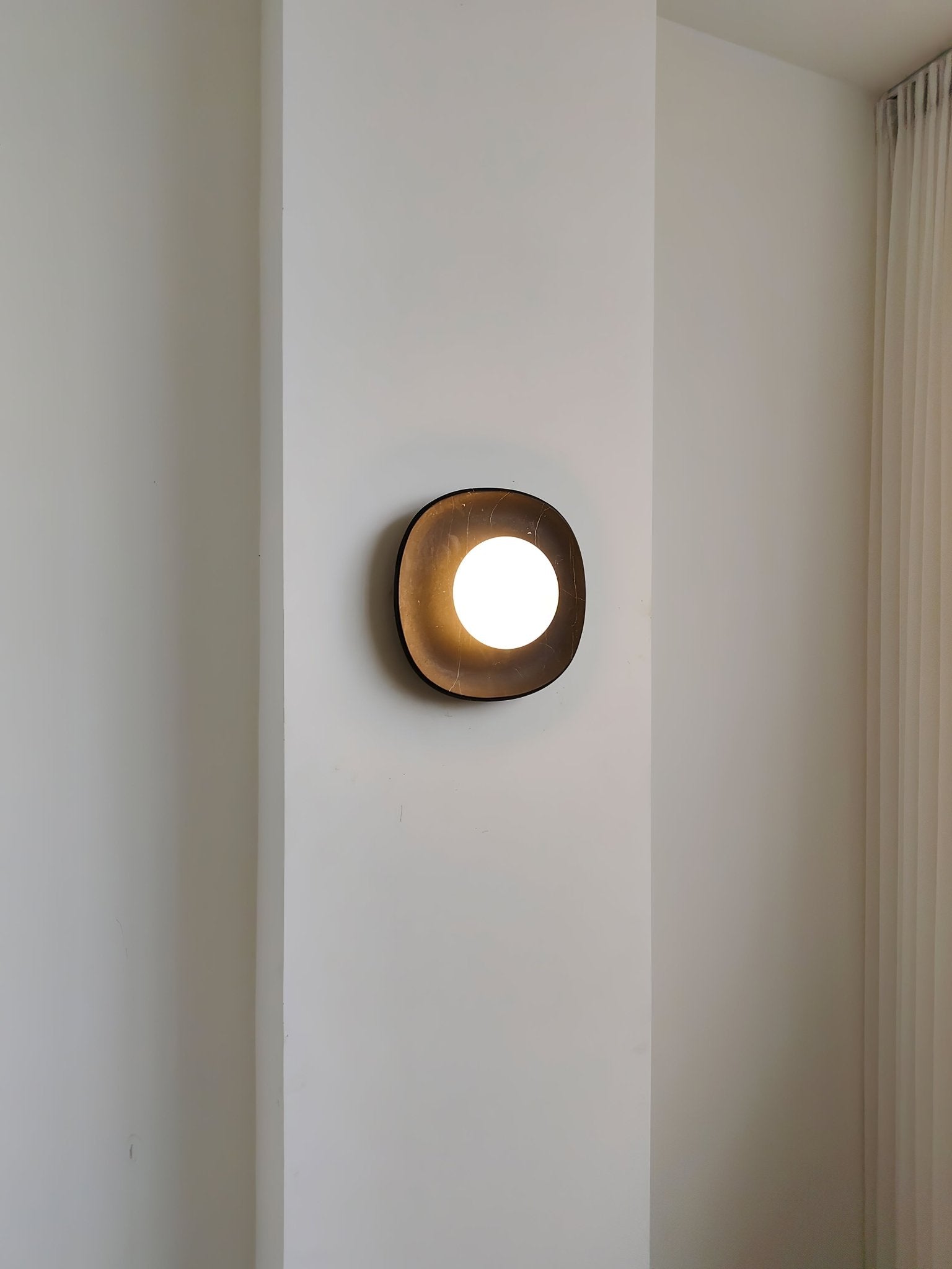 Carrara Cusp Sconce Aplique
