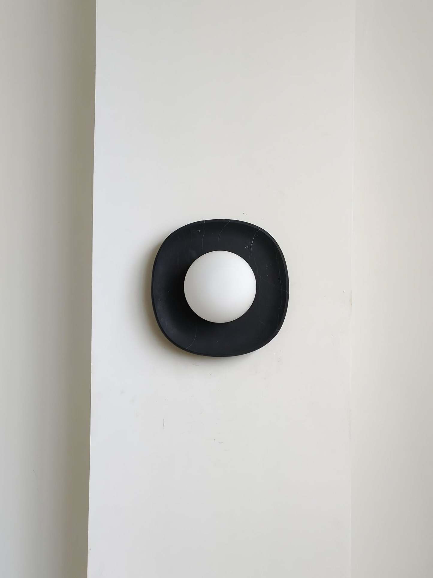 Carrara Cusp Sconce Aplique