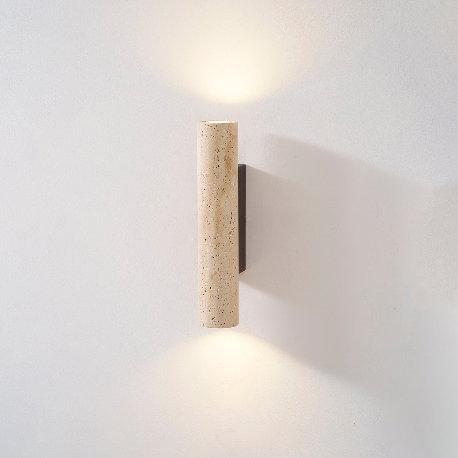 Solis Column Aplique