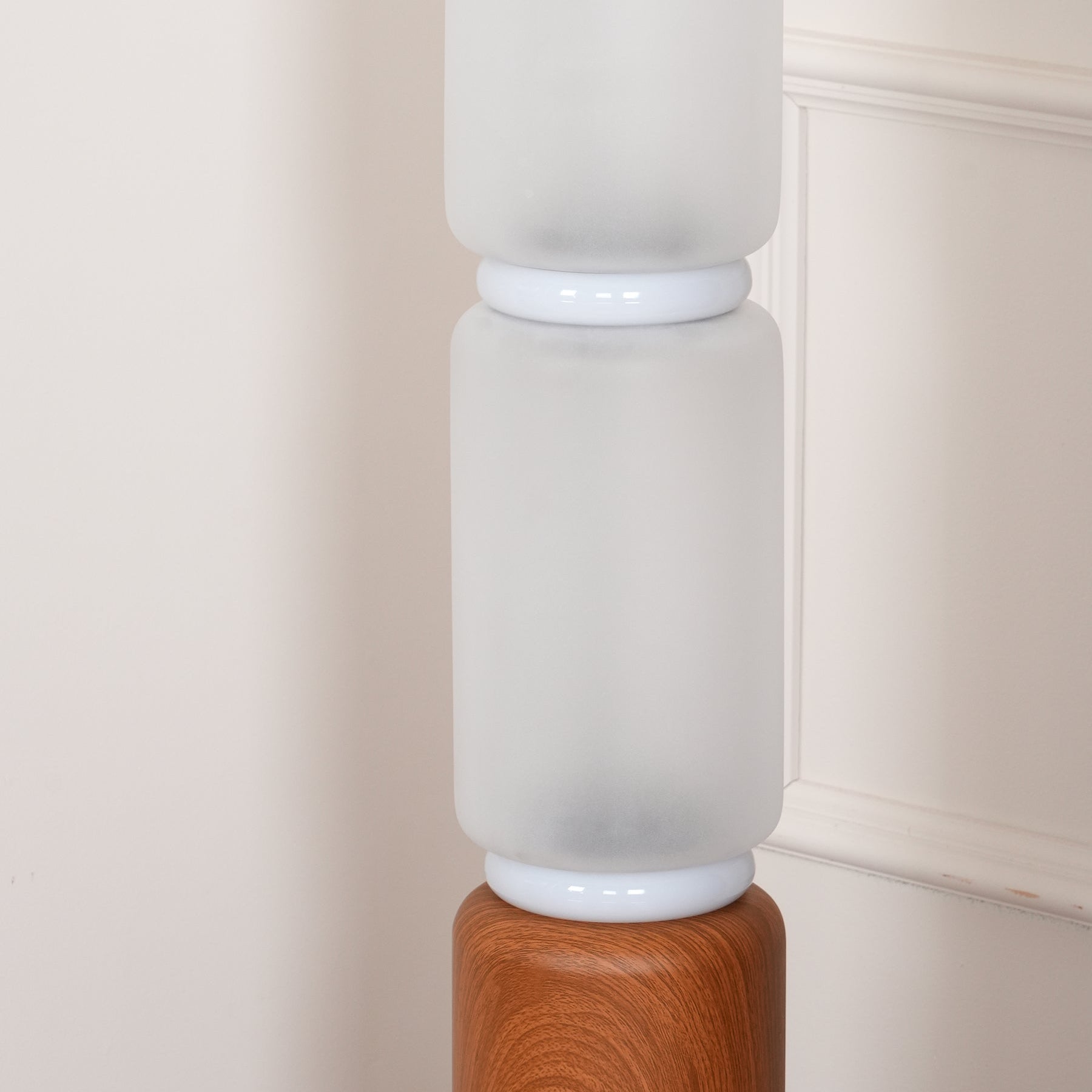 Hakka Gradient Glass Wood Floor Lamp