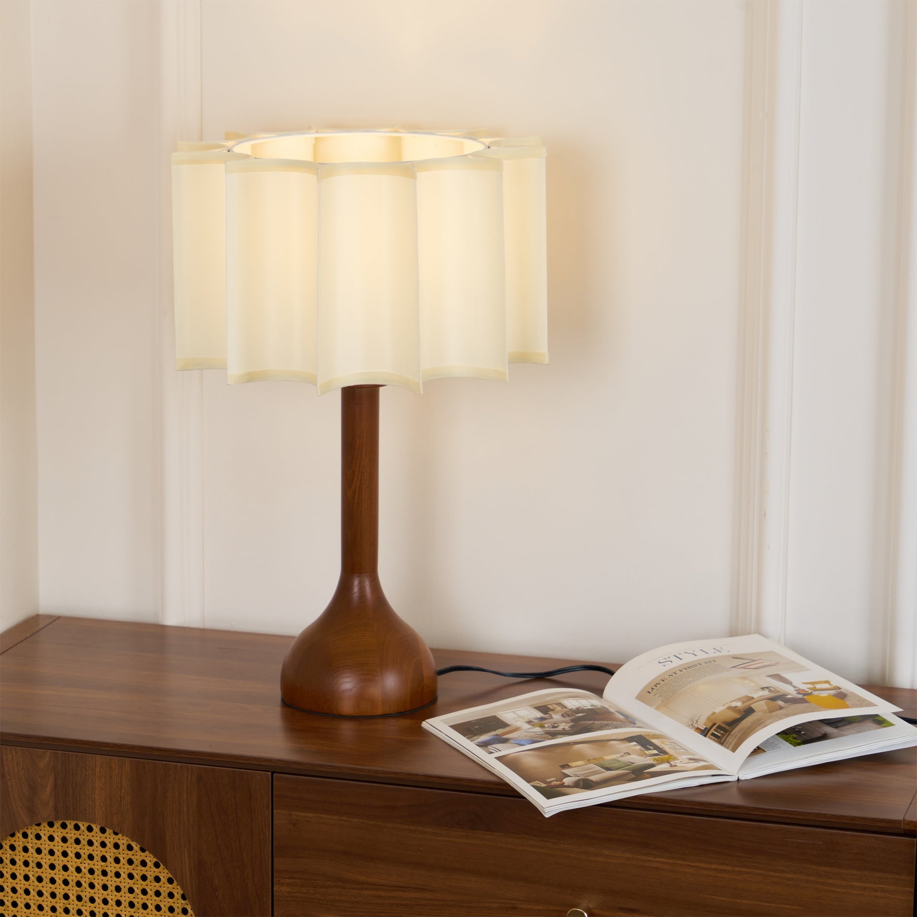 Artelux Hakka Table Lamp