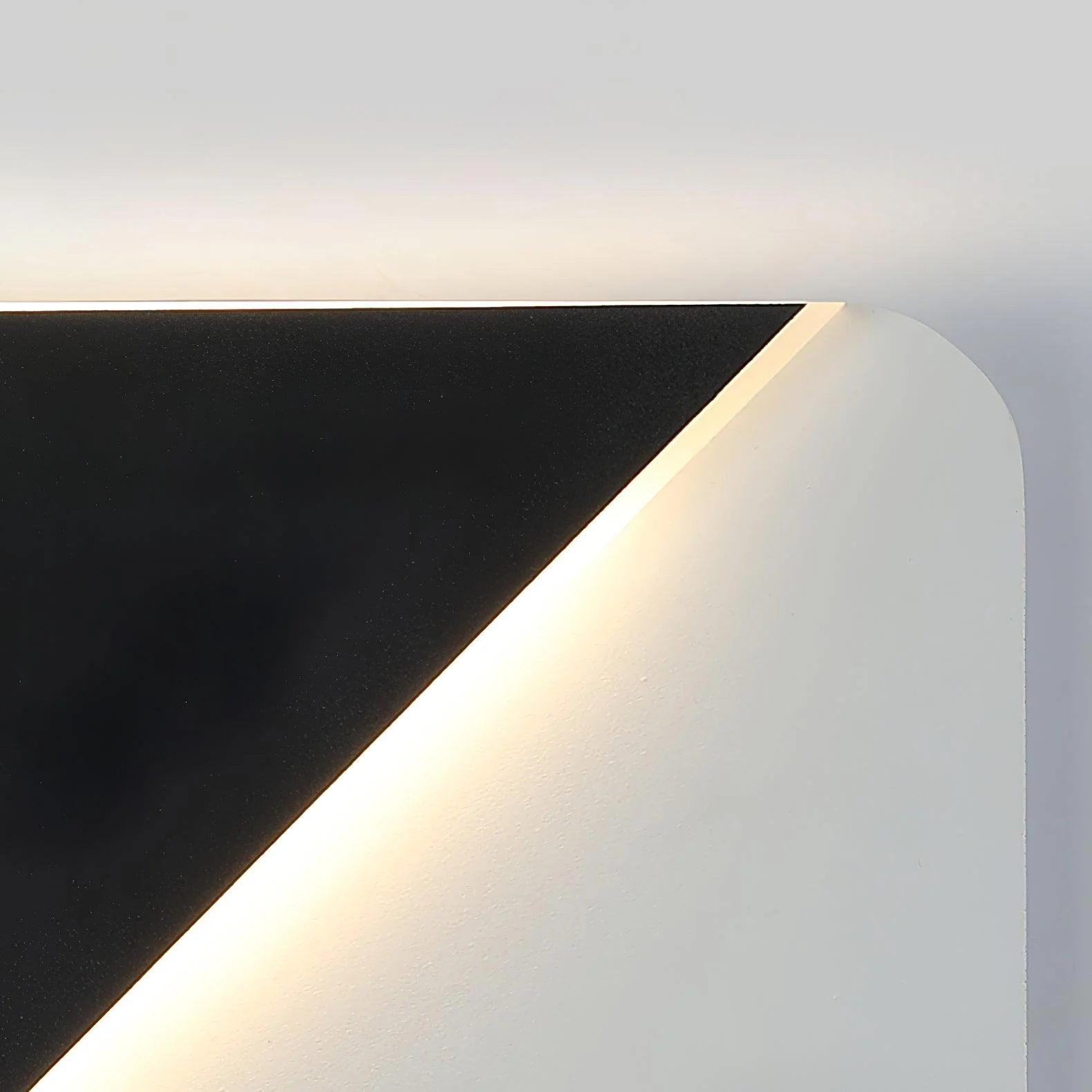 Edge Minimalismo Metal Negro Blanco Aplique Salón Comedor