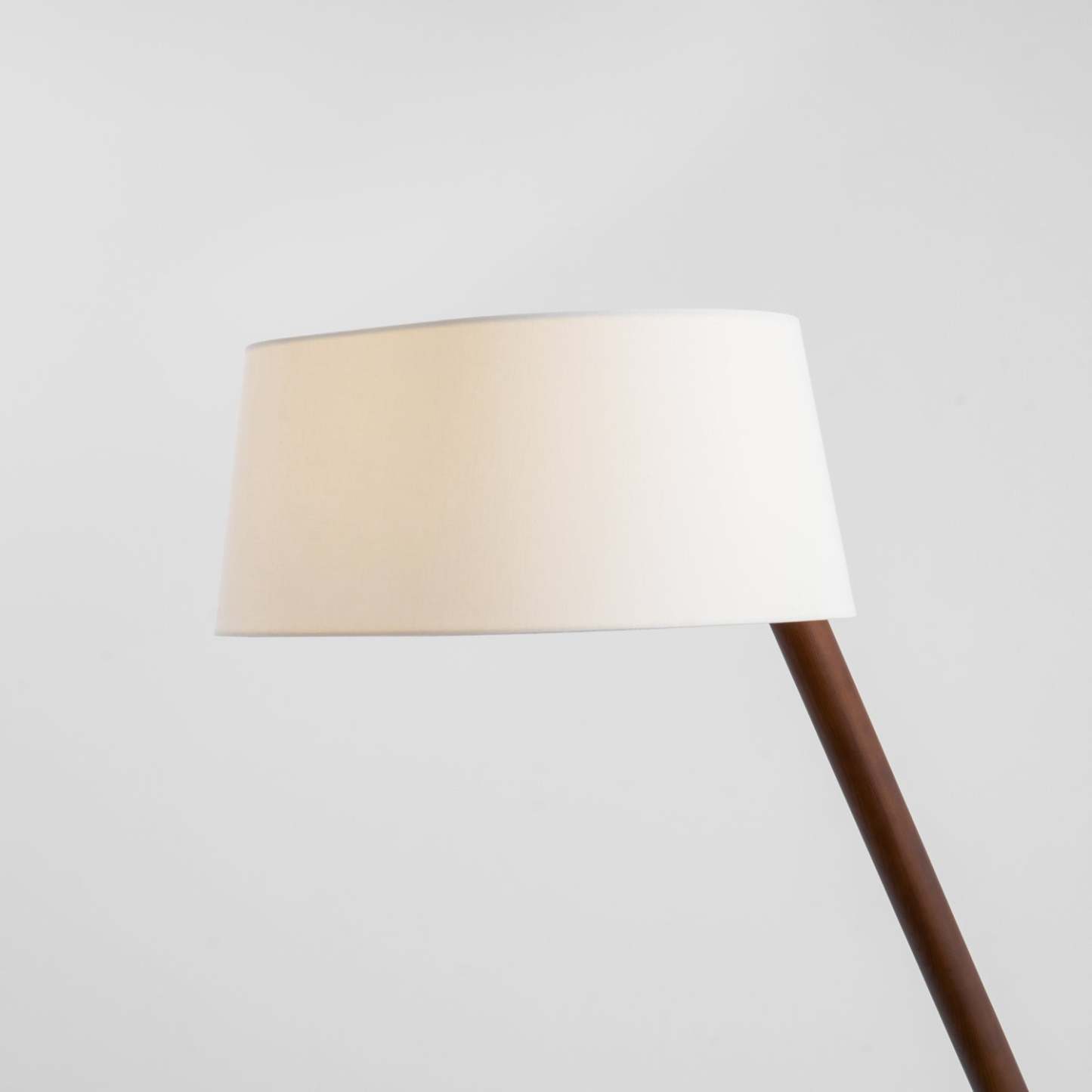 Hakka Lean Pivot Wood Fabric Floor Lamp