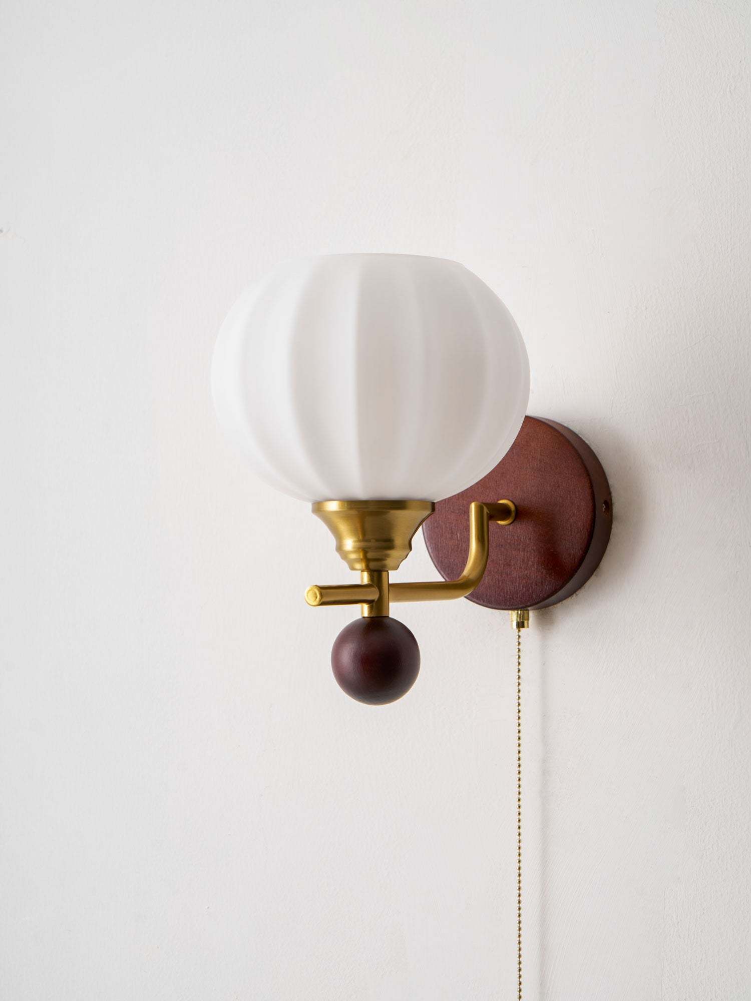 Lumea Crest Aplique