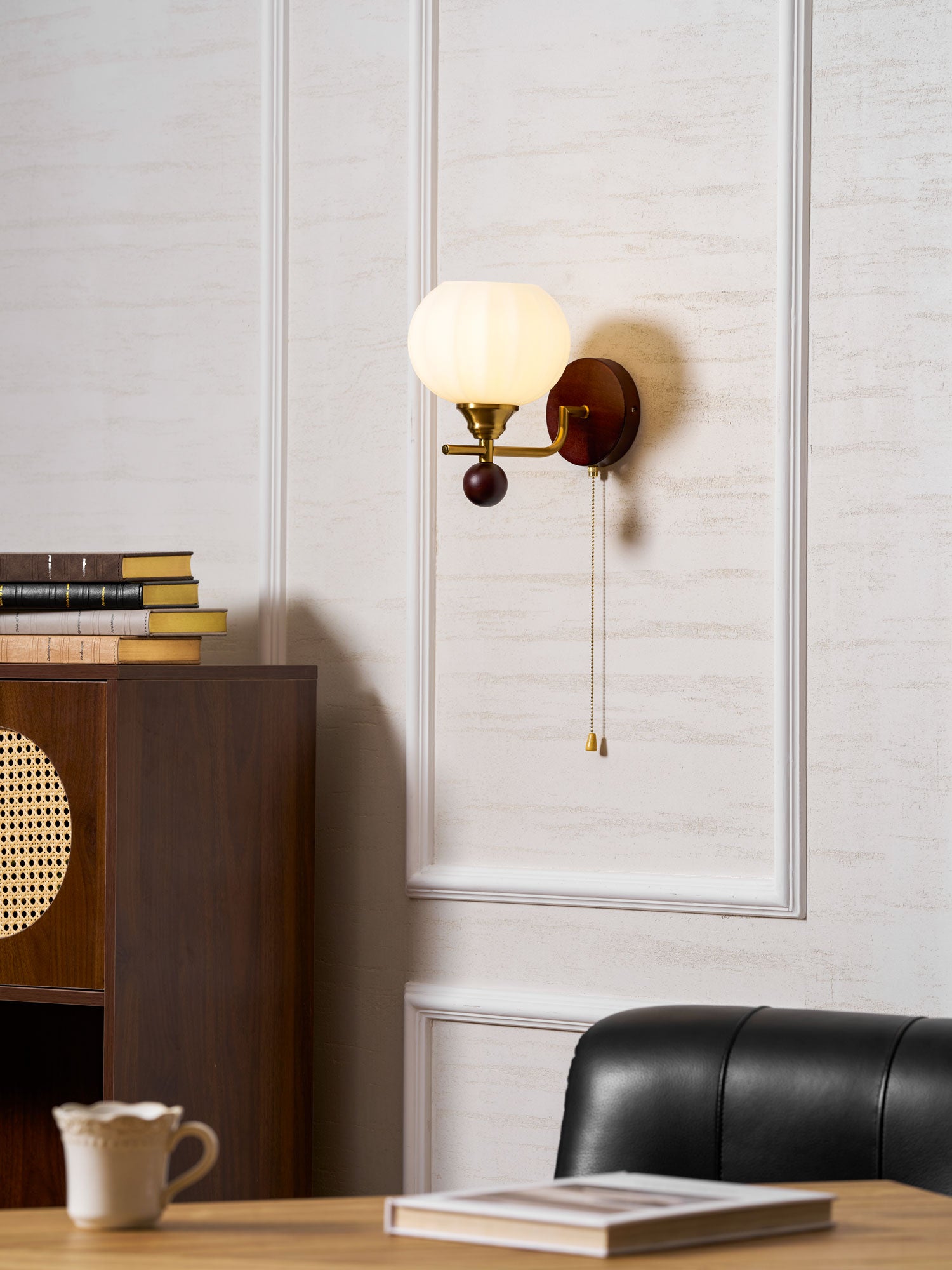 Lumea Crest Aplique