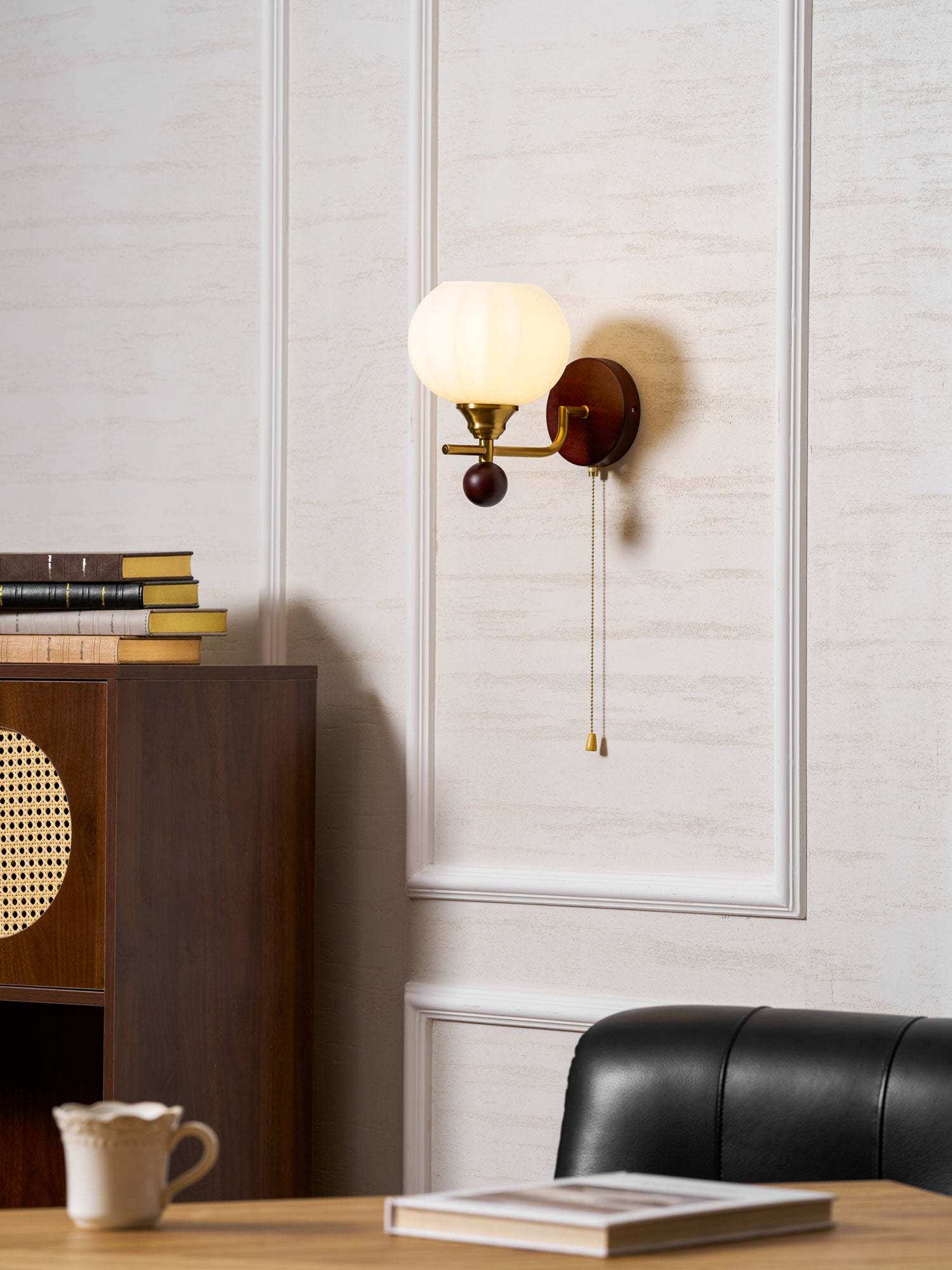 Lumea Crest Aplique