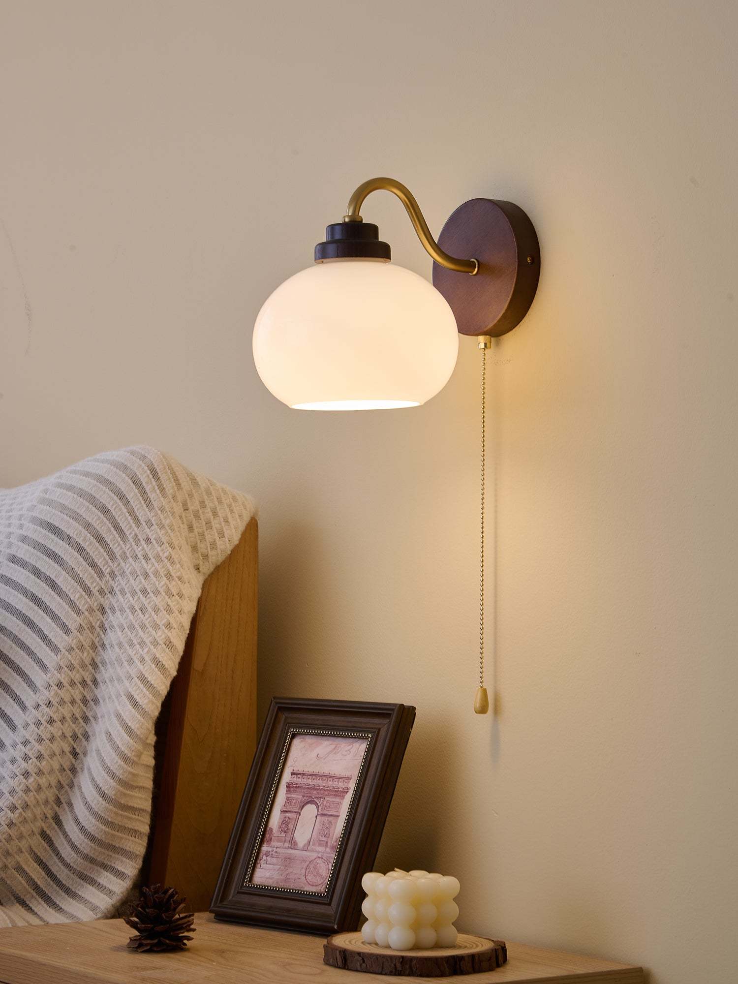 Lumea Crest Aplique