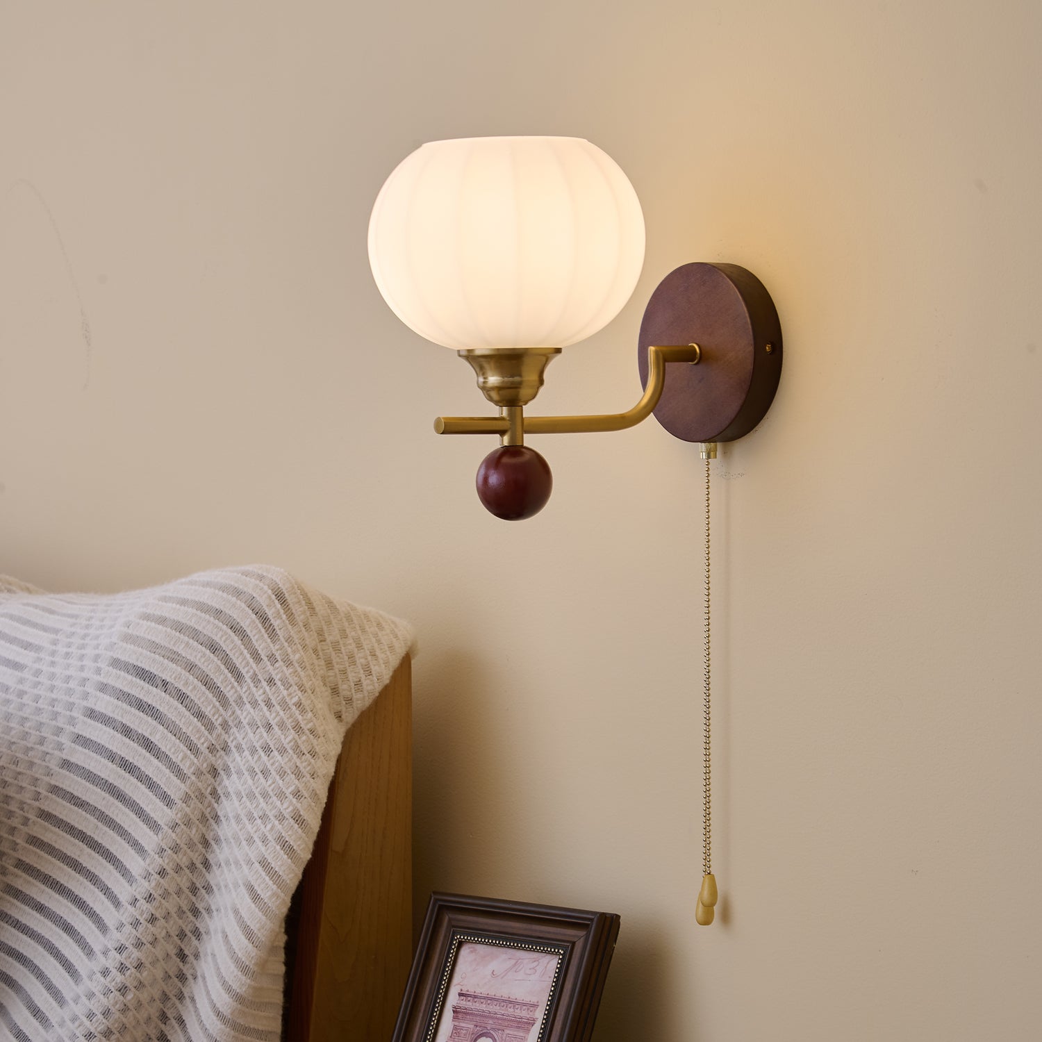 Lumea Crest Aplique