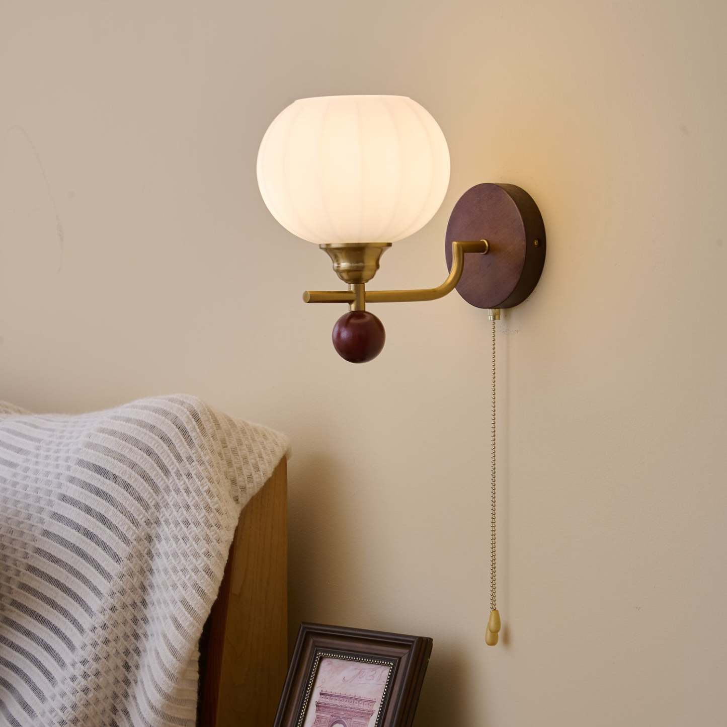 Lumea Crest Aplique