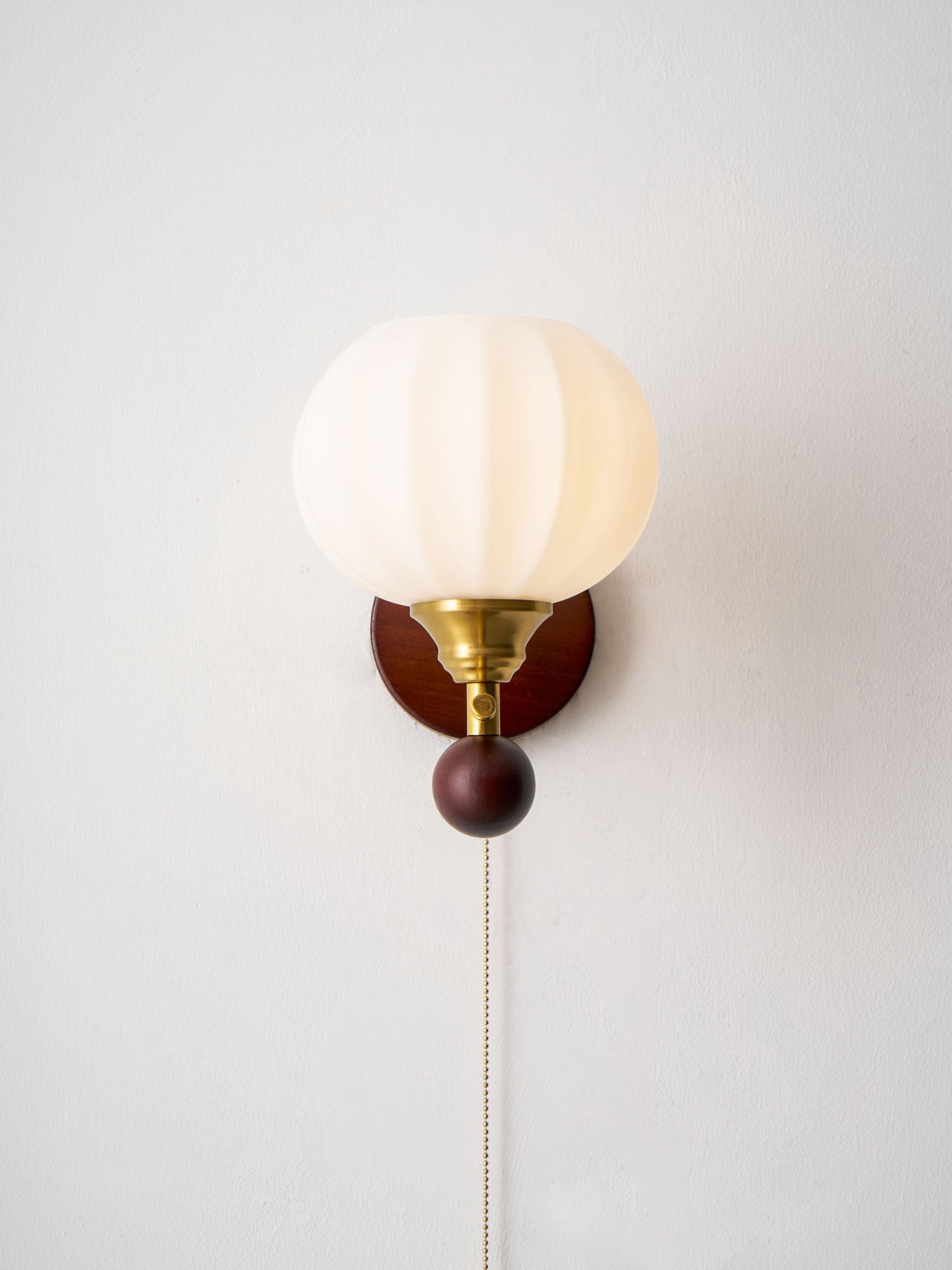 Lumea Crest Aplique