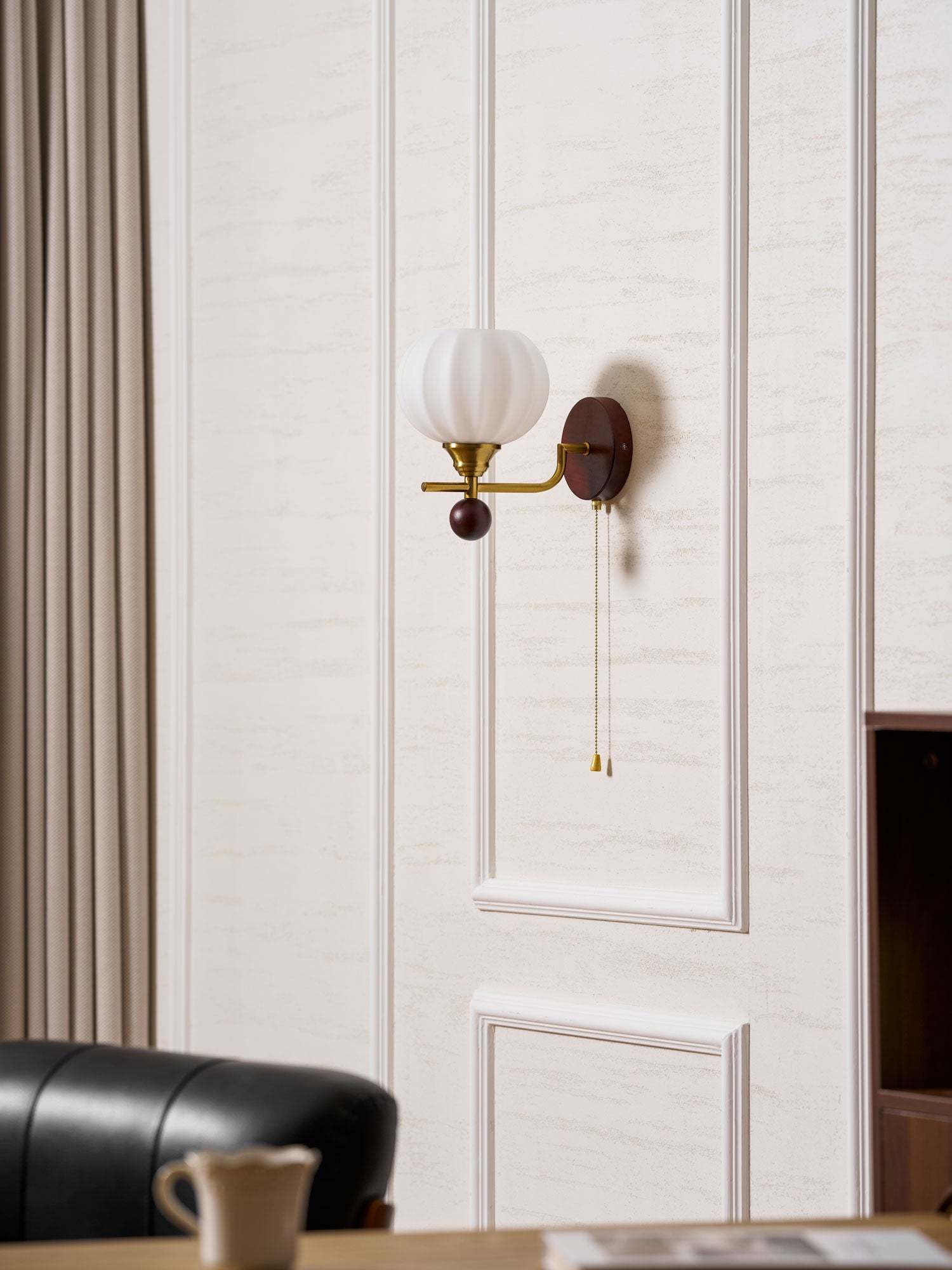 Lumea Crest Aplique