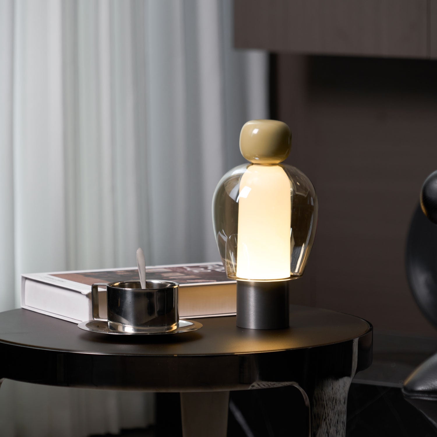 Retro Capsule Table Lamp