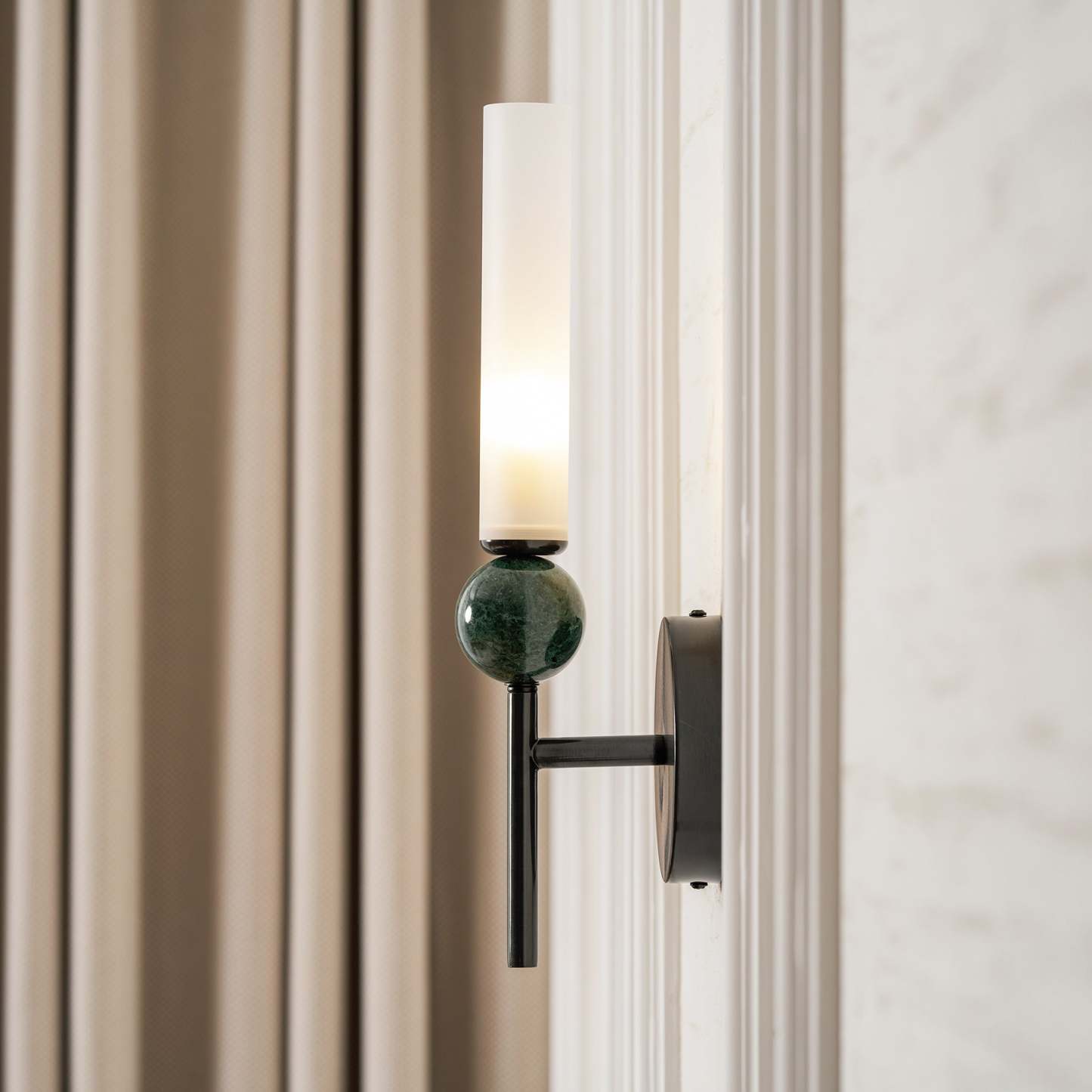 Marble Vertical Aplique