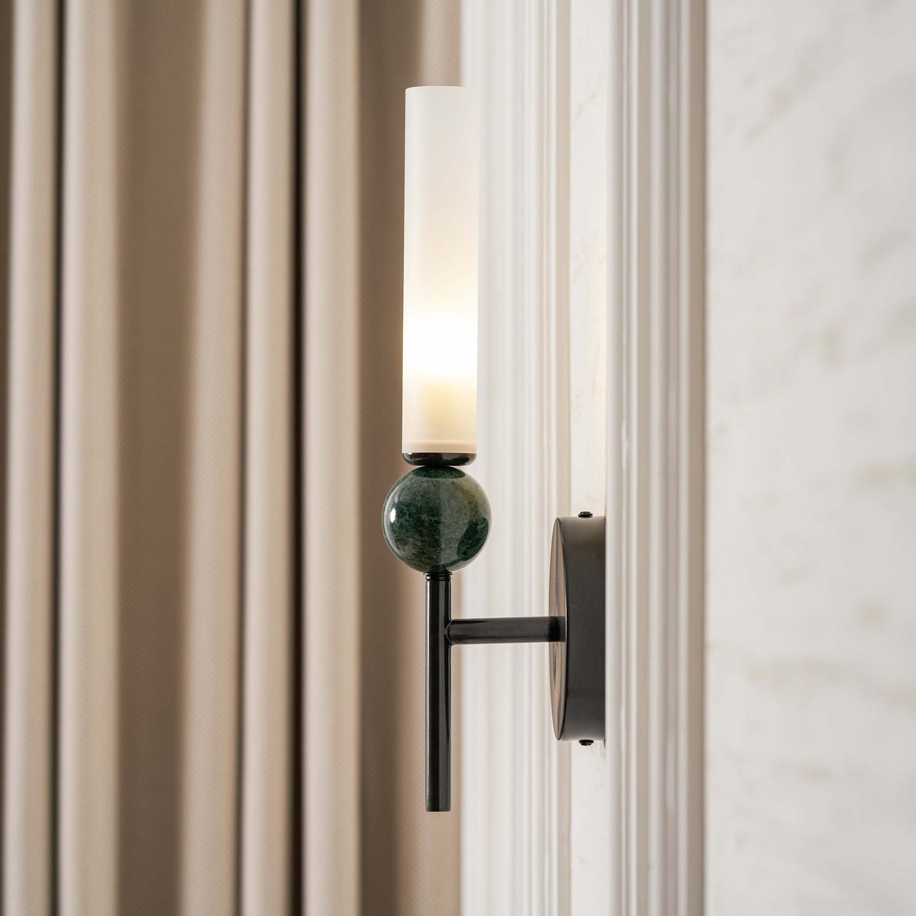 Marble Vertical Aplique