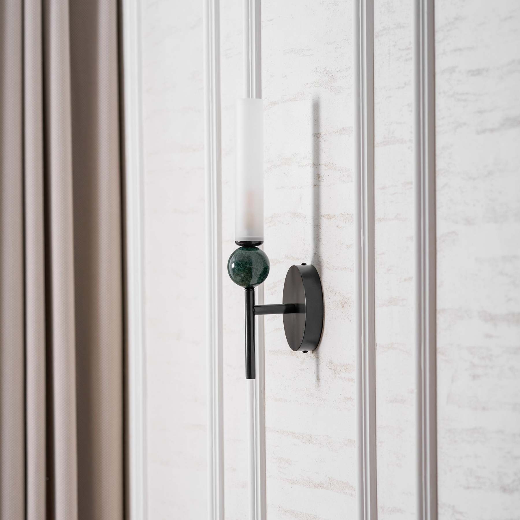 Marble Vertical Aplique