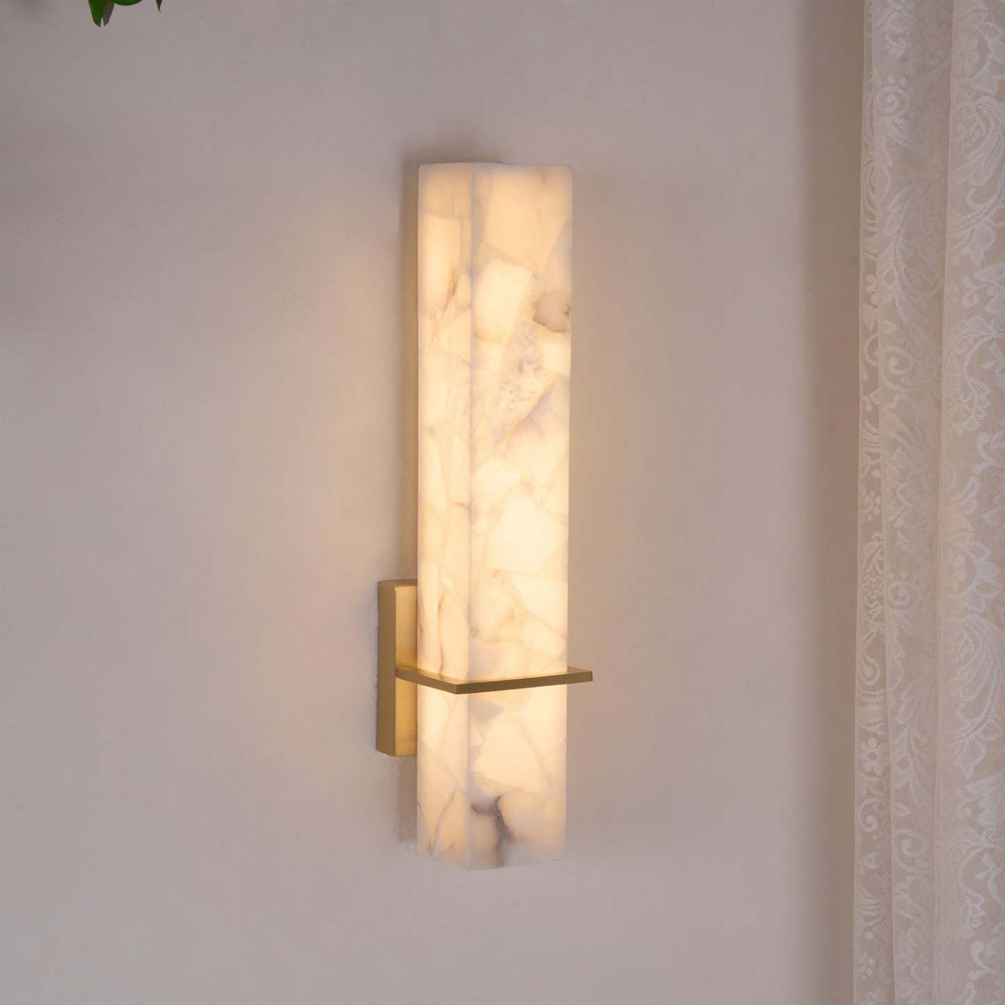 Milan Alabaster Aplique