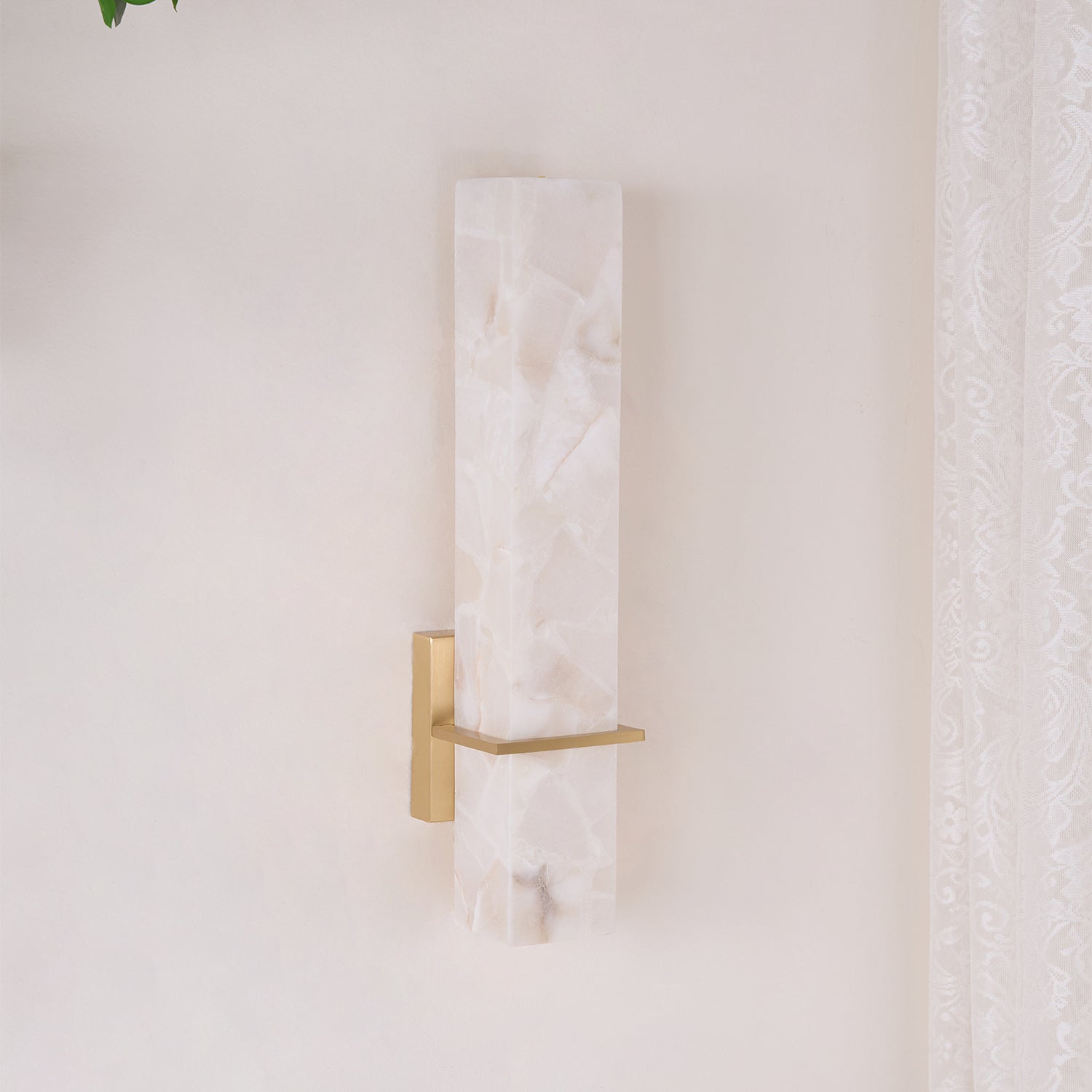 Milan Alabaster Aplique
