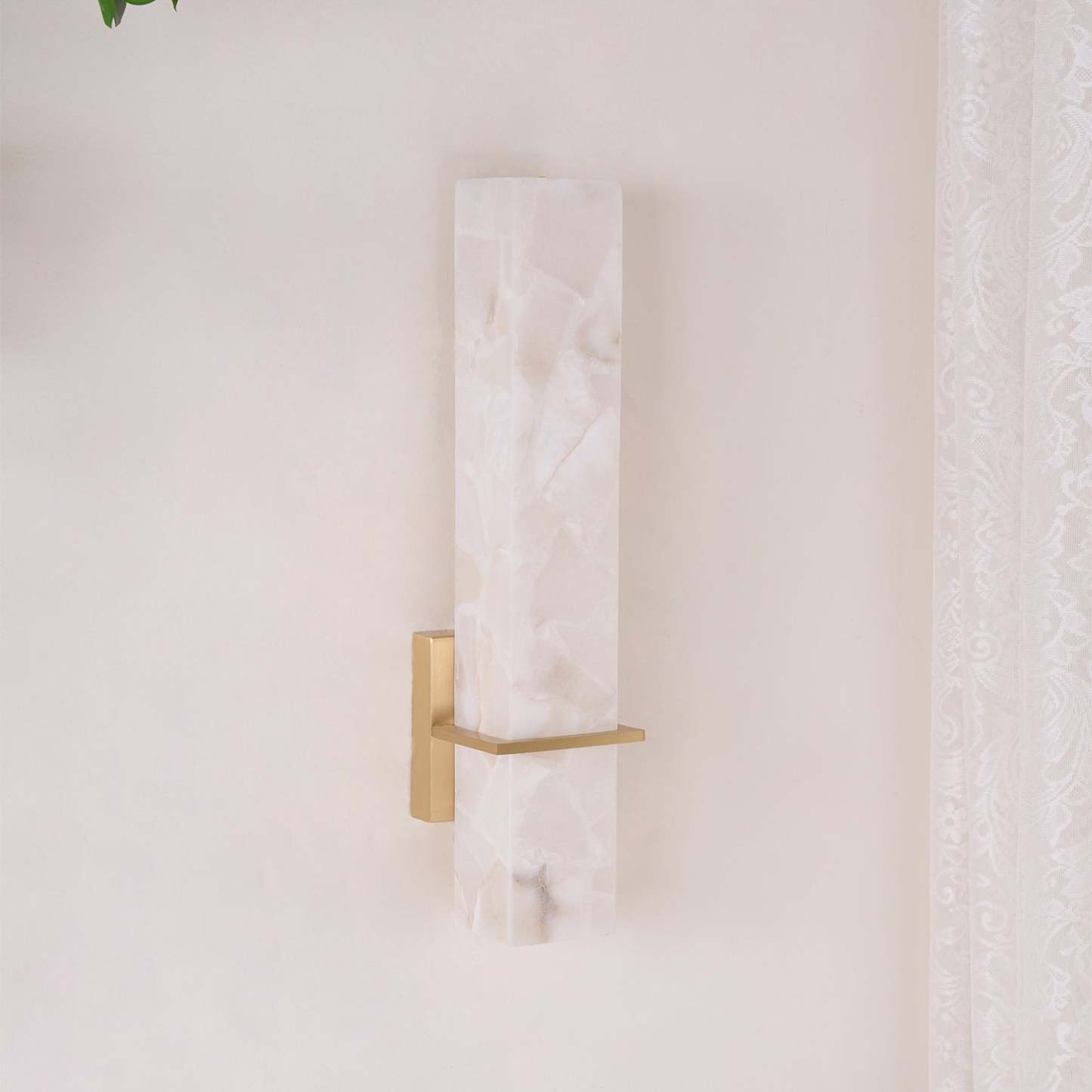 Milan Alabaster Aplique