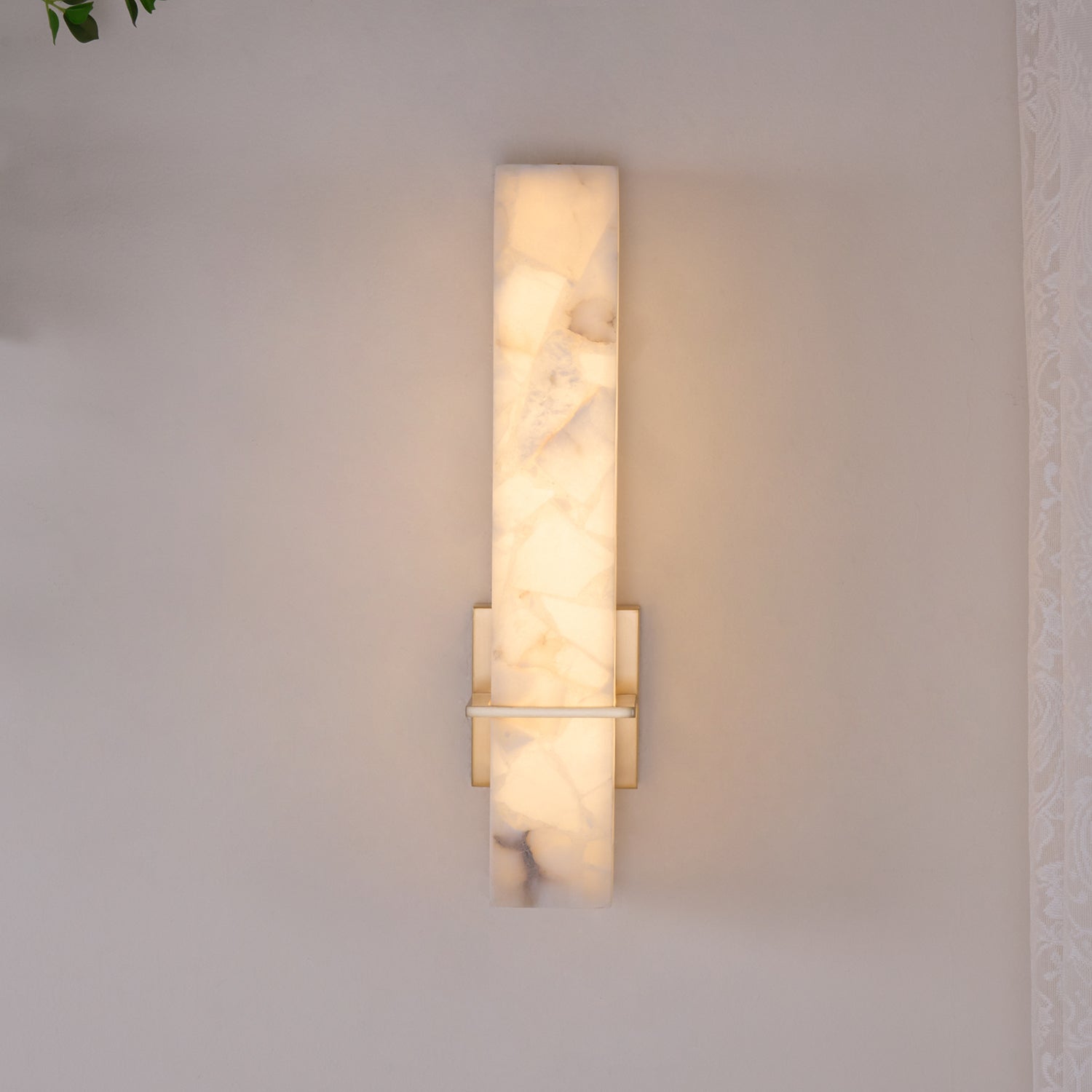 Milan Alabaster Aplique